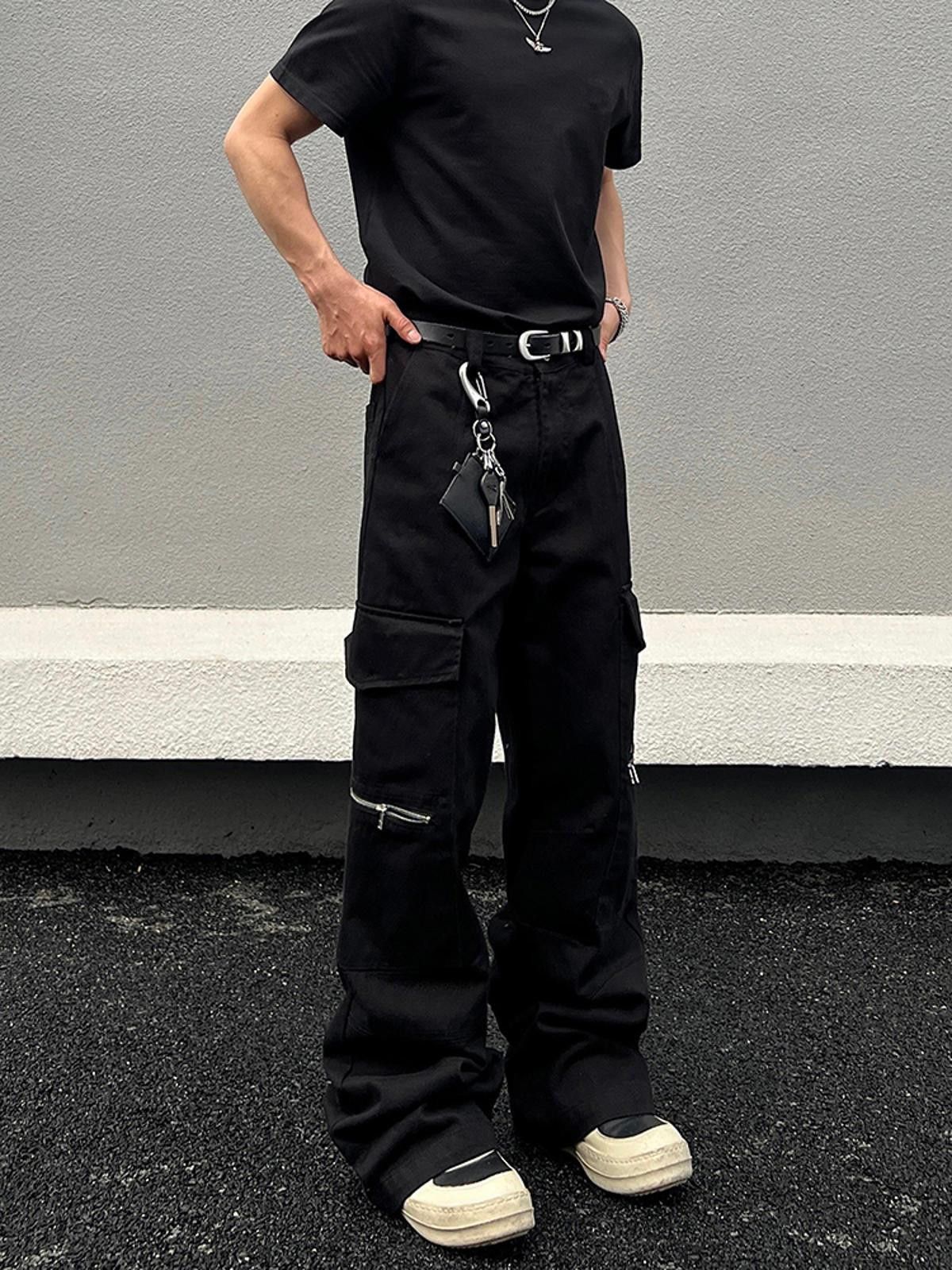 Vintage Stylish Black Cargo Pants with Zipper Details Size US 32 / EU 48 - 1 Thumbnail