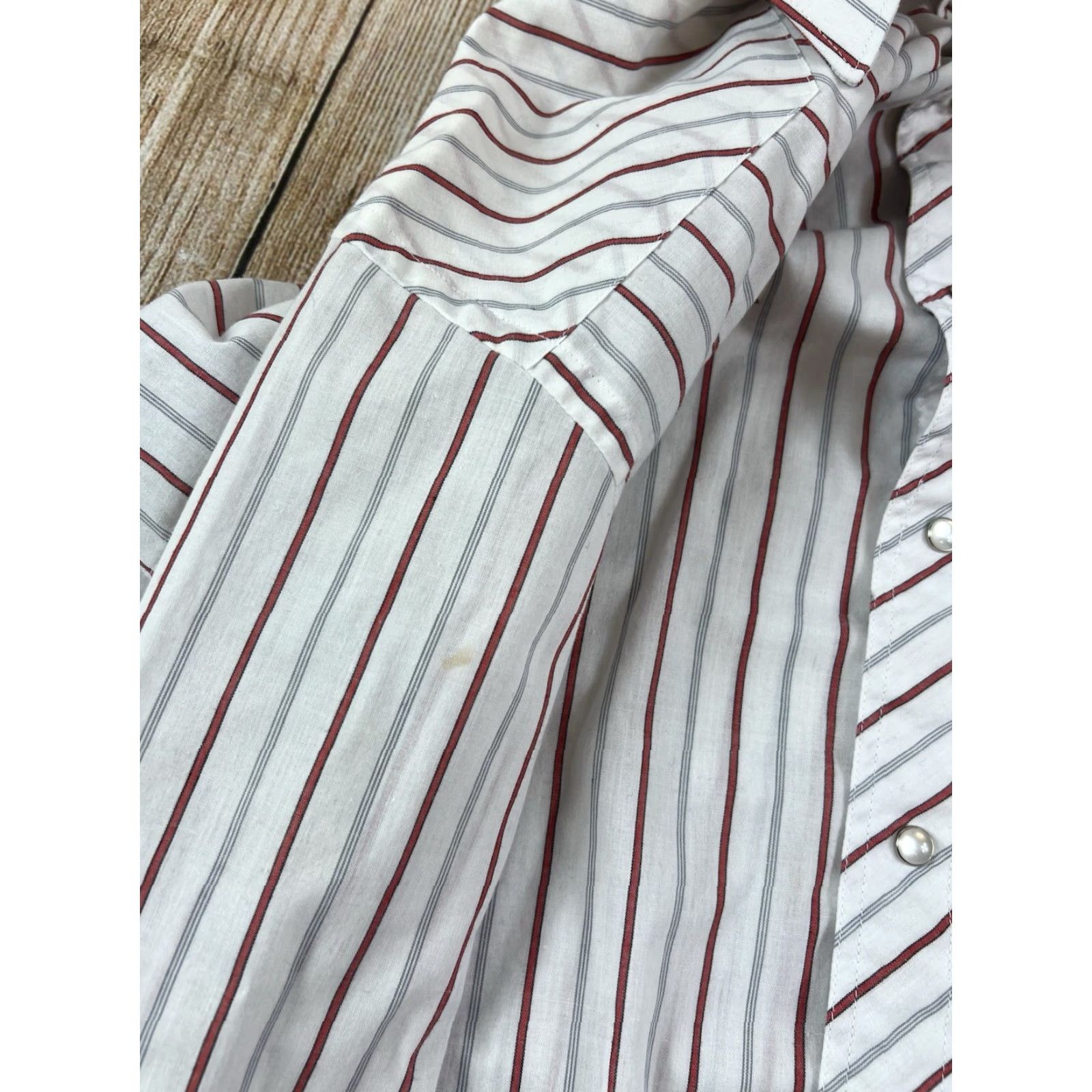 Wrangler VINTAGE Wrangler Pearl Snap Shirt Western Men XL White Long Sleeve Pinstripe 17-35 X Long Tails Yellowing Size US XL / EU 56 / 4 - 6 Thumbnail