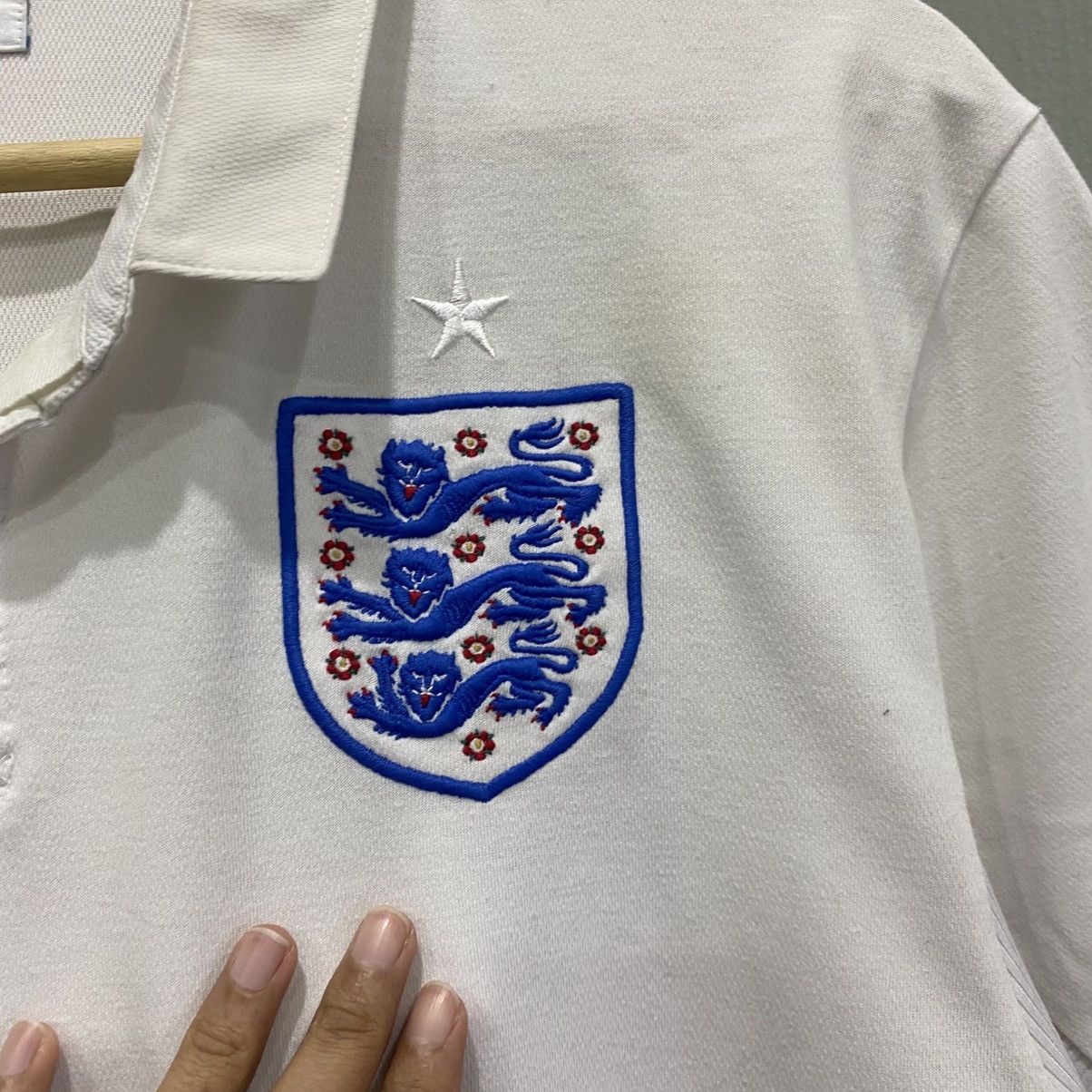 Umbro VINTAGE 2009-10 England Home Jersey Umbro Tailored InEngland Size US L / EU 52-54 / 3 - 7 Thumbnail