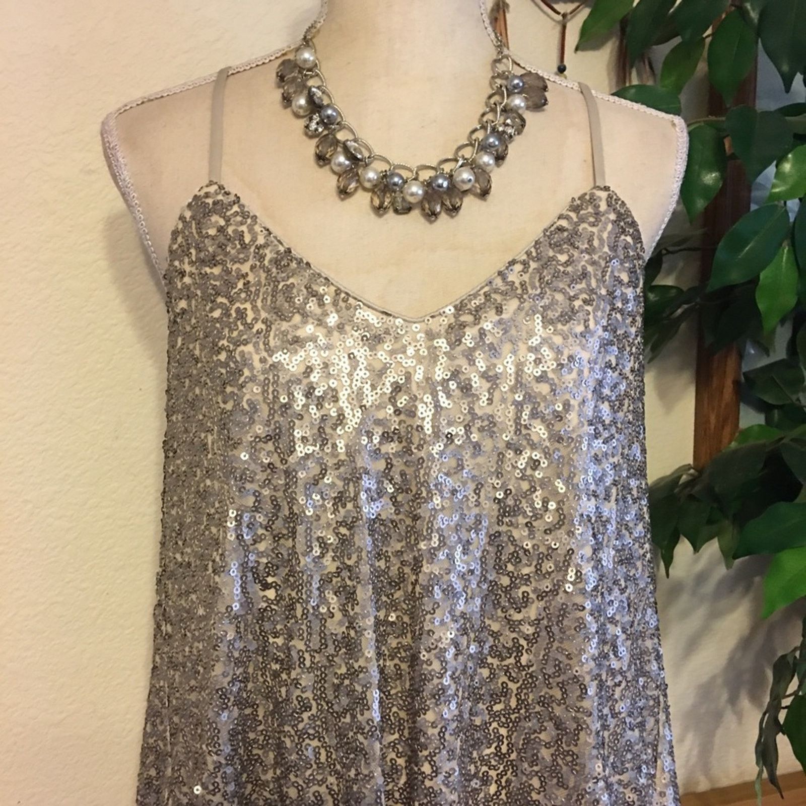 Laundry by Shelli Segal Laundry by Shelli Segal sequin cocktail dress NWT Size M / US 6-8 / IT 42-44 - 4 Thumbnail
