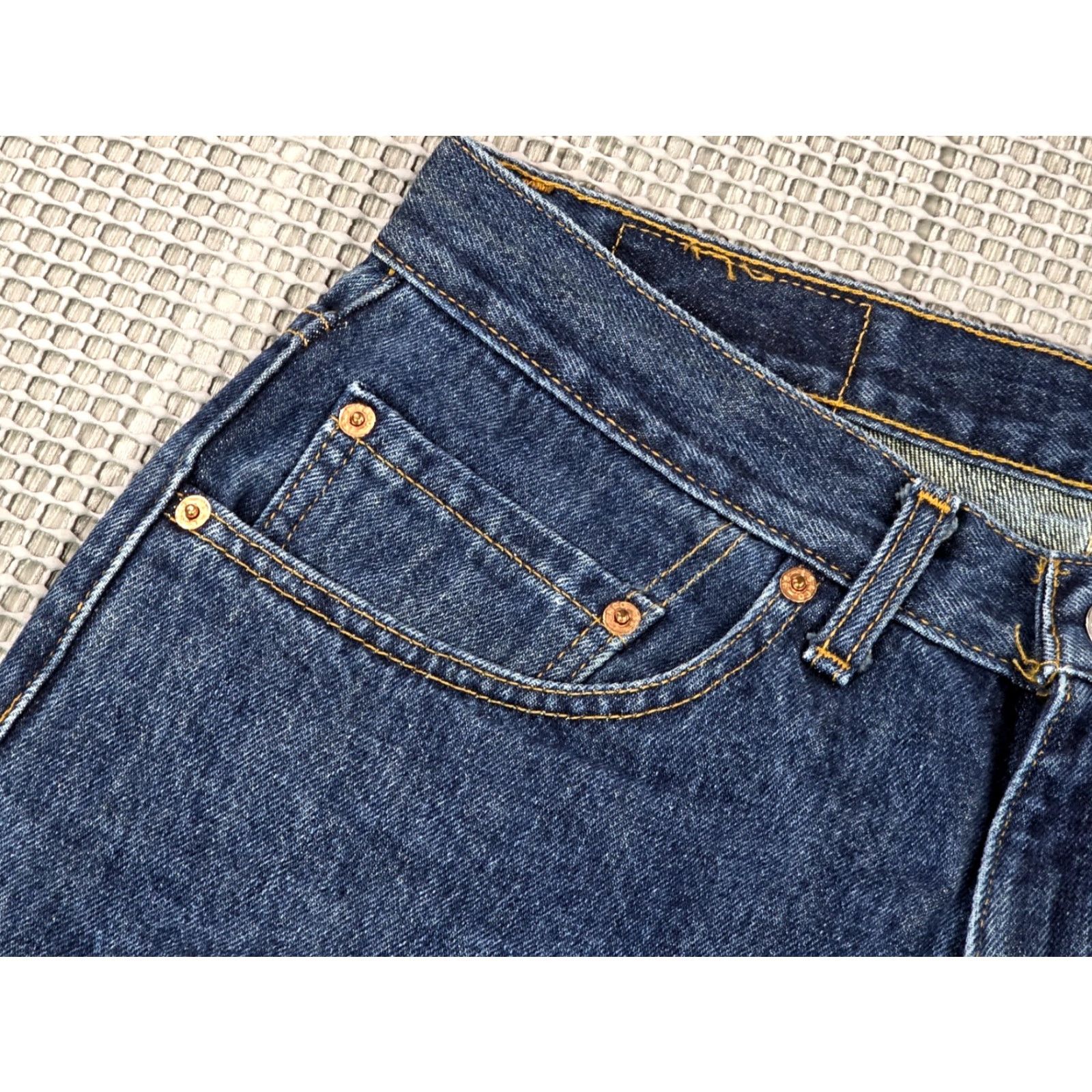 Levi's VINTAGE Levi's Jeans Mens 33X30 Blue Relaxed Fit 550 Tapered Leg Distress Fade Wash 100% Cotton Denim Modern/Regular Mens Size US 33 - 6 Thumbnail