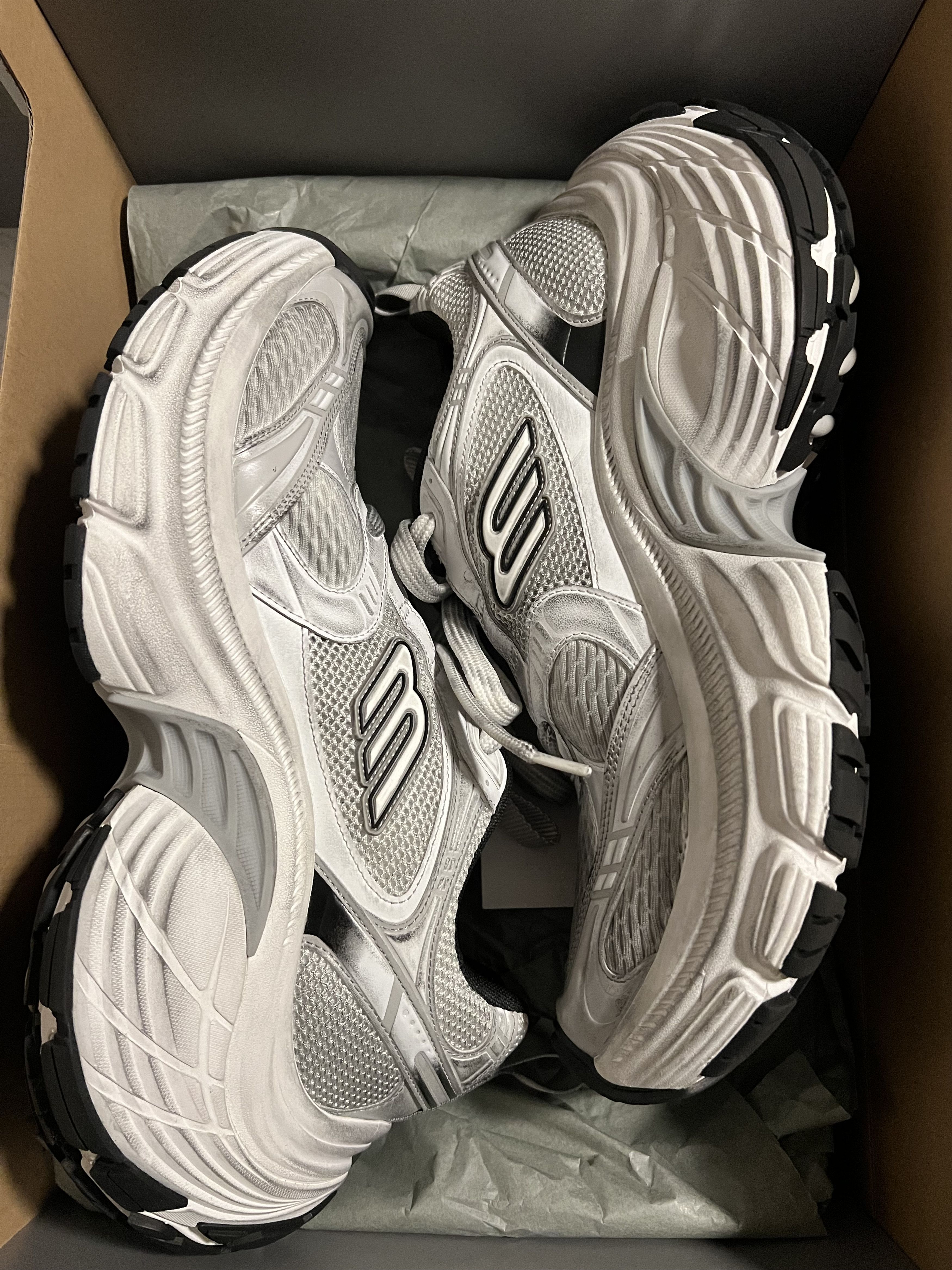 Balenciaga Balenciaga 10XL Sneakers - White/Grey Size US 11 / EU 44 - 3 Thumbnail