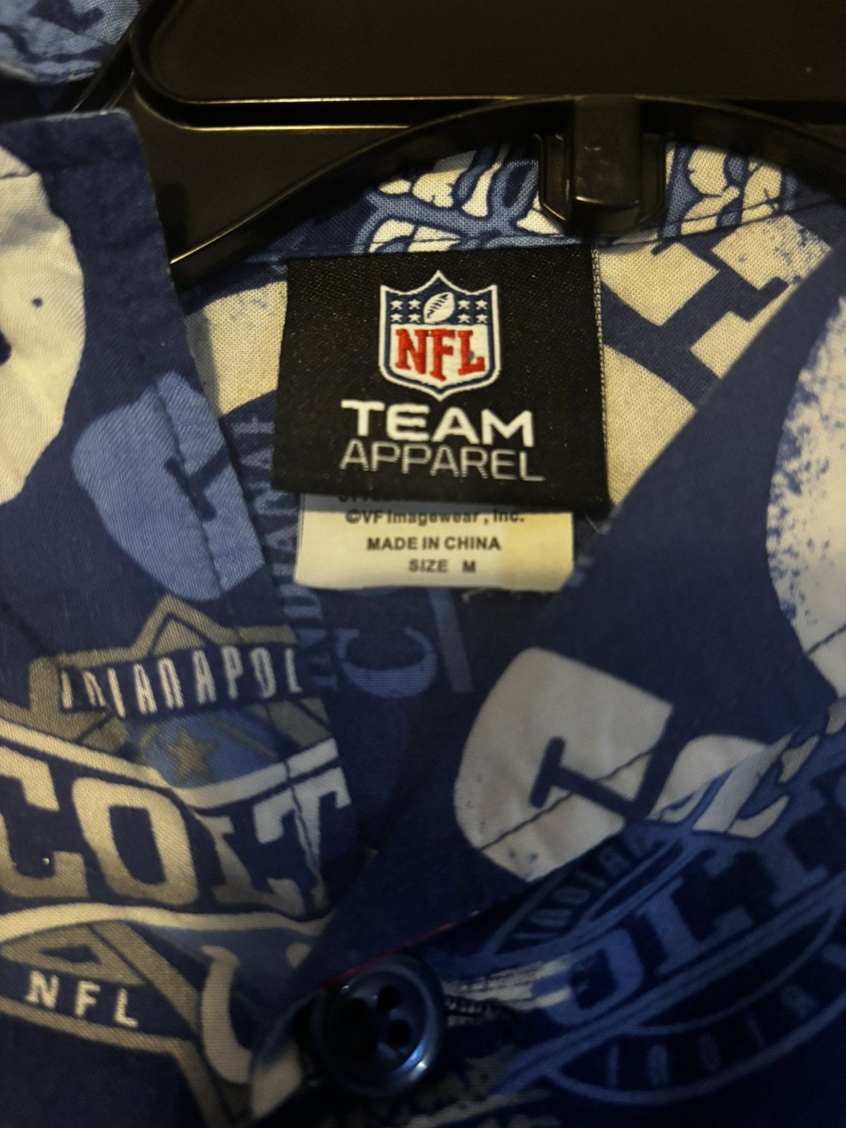 NFL Vintage Colts button up Size US M / EU 48-50 / 2 - 3 Thumbnail