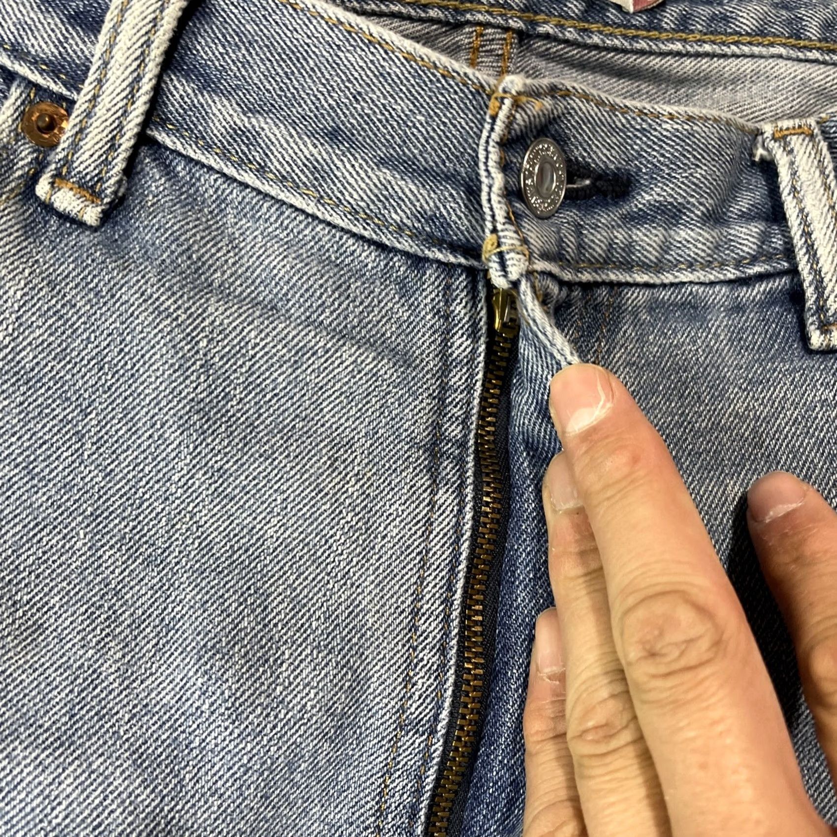 Levi's Levi's 550 Jeans Mens 38x30 Relaxed Fit Blue Denim Medium Wash Zip Fly Denim Pants Mens Regular Straight Leg? Size US 38 / EU 54 - 7 Thumbnail