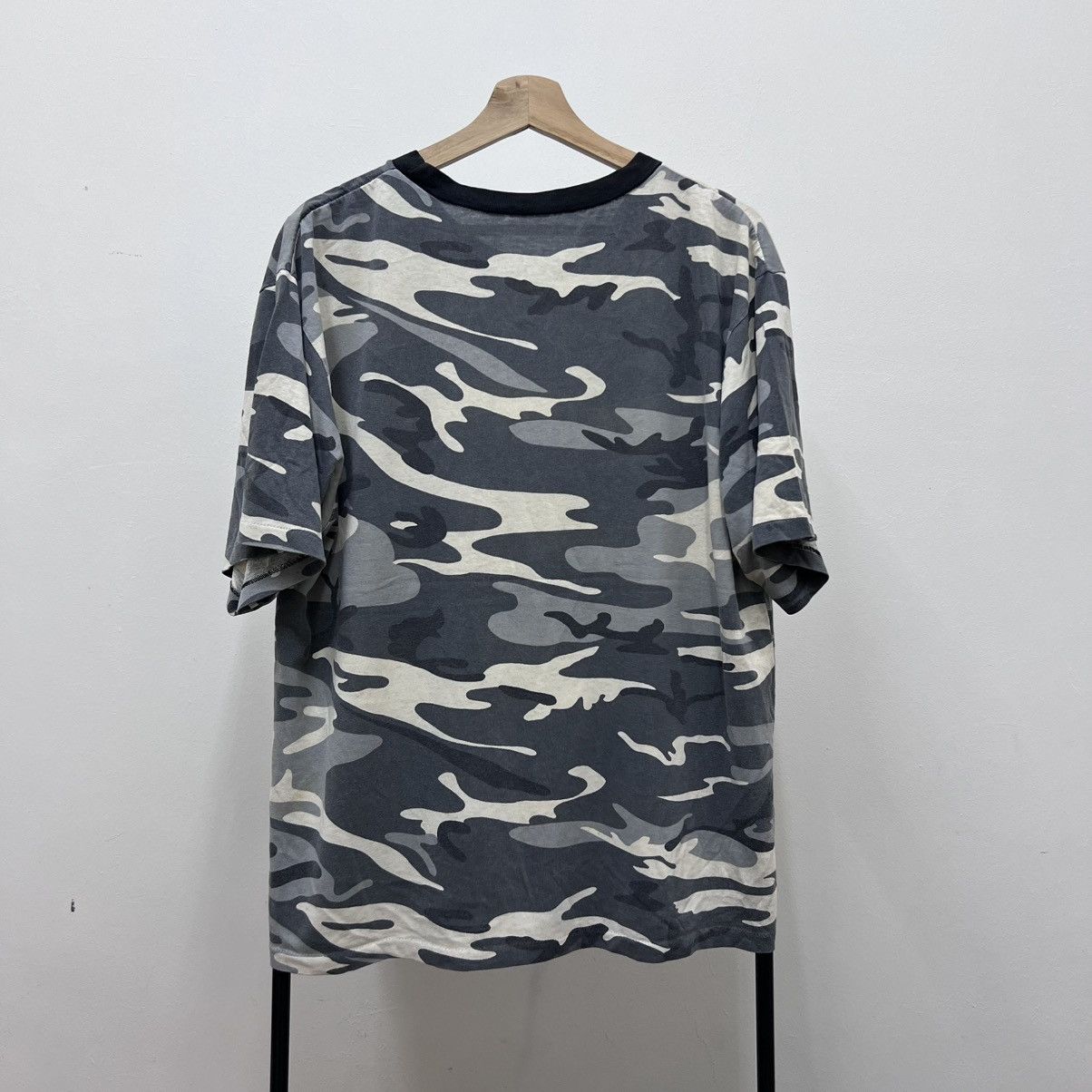 Vintage Vintage 90s US army Camo Single Stich Tee Size US XL / EU 56 / 4 - 2 Thumbnail