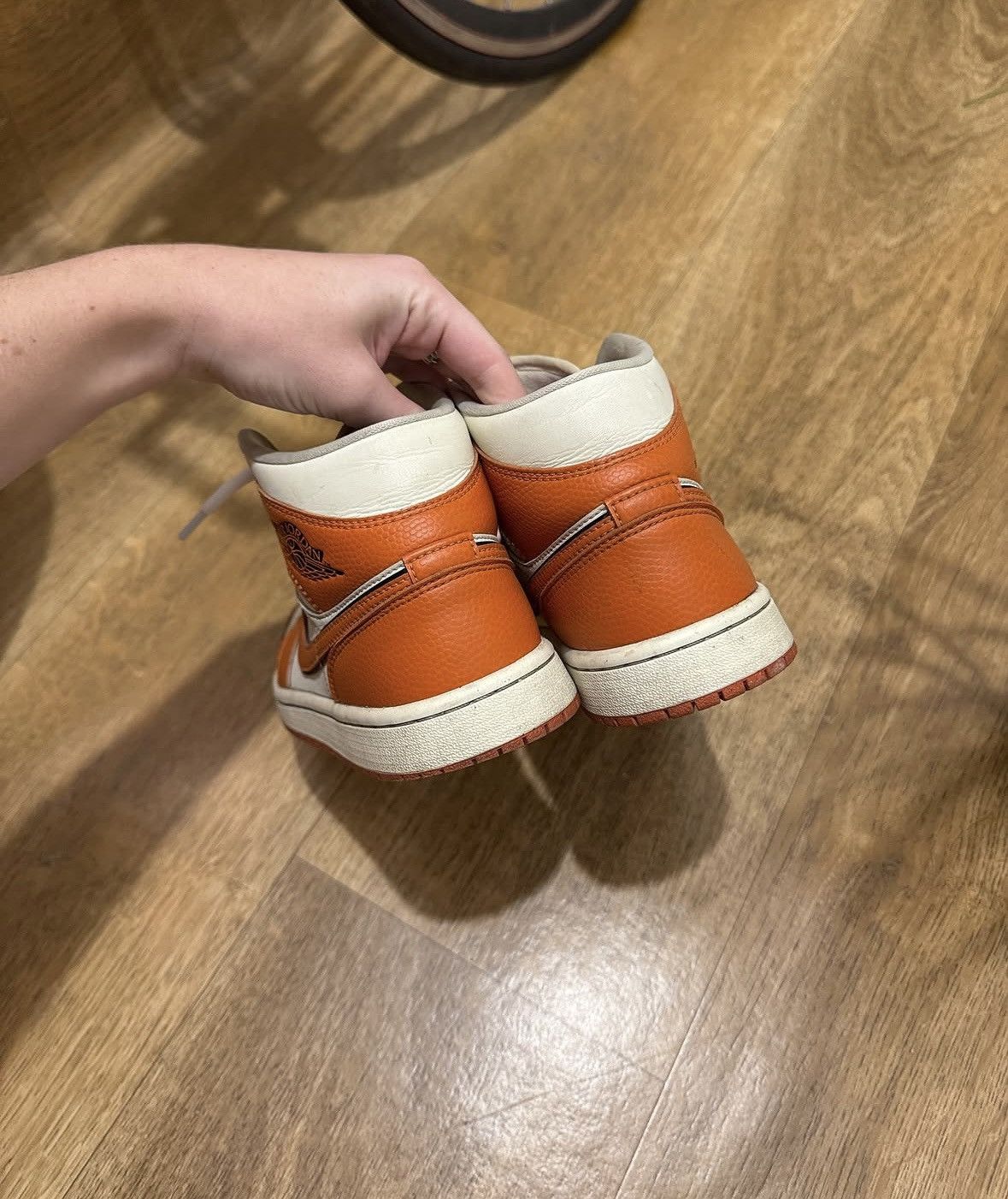 Nike VINTAGE NIKE AIR JORDAN ORANGE WMNS SNEAKERS Size US 7 / IT 37 - 4 Thumbnail