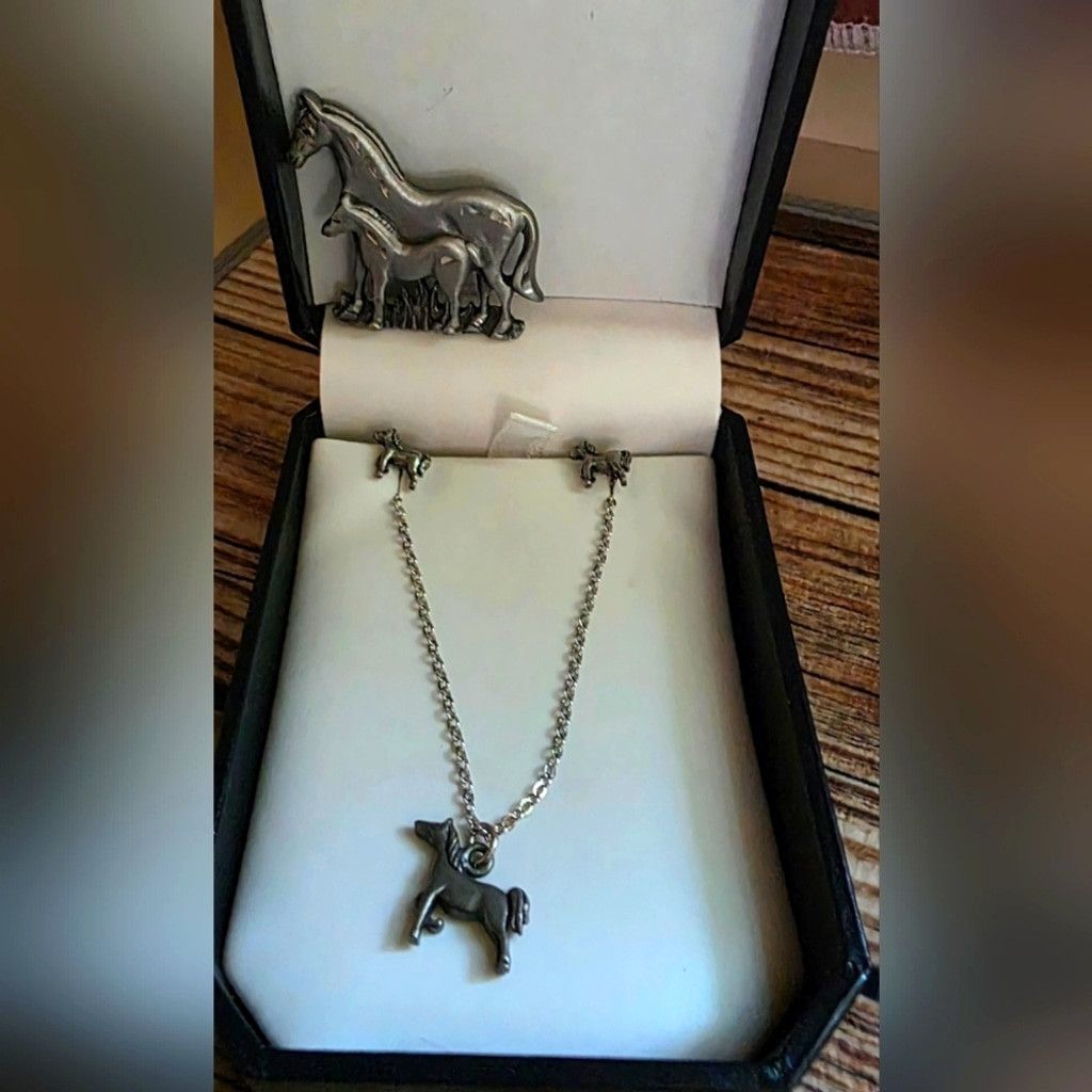 PT Torino Torino Vintage Pewter Horse Necklace, Earrings and Brooch Size ONE SIZE - 6 Thumbnail