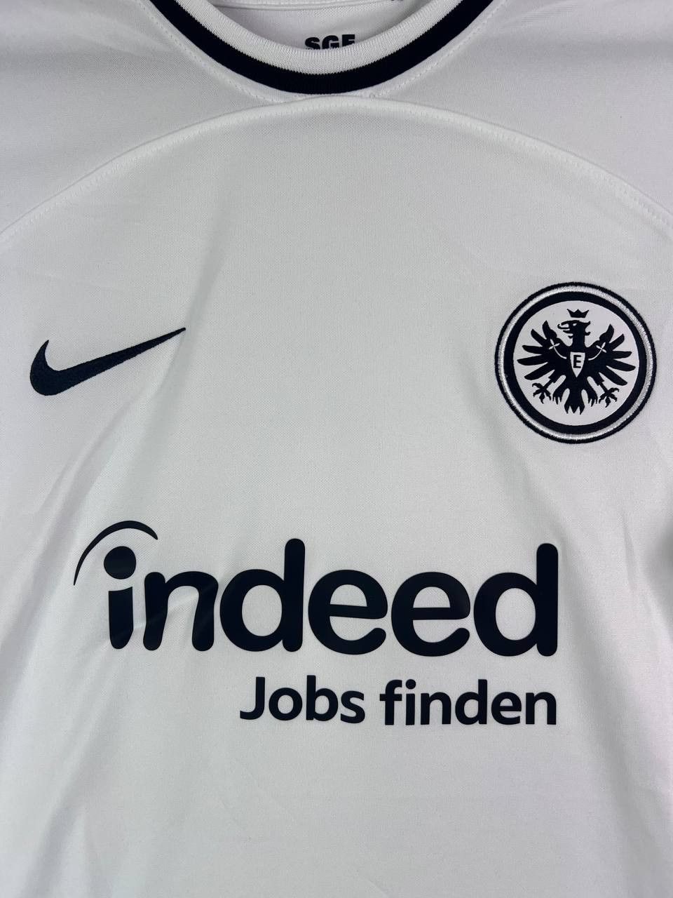 Nike NWT Eintracht Frankfurt 2022-23 Home Shirt Womens Nike SizeM Size M / US 6-8 / IT 42-44 - 2 Thumbnail