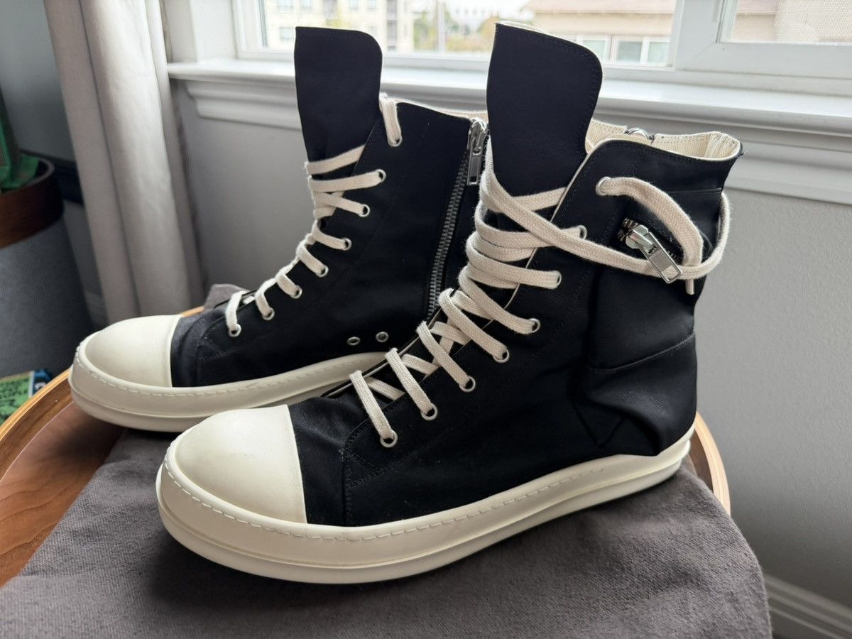 Rick Owens Rick Owens Cargo sneakers w/ bag black & milk 46 worn once Size US 13 / EU 46 - 12 Thumbnail