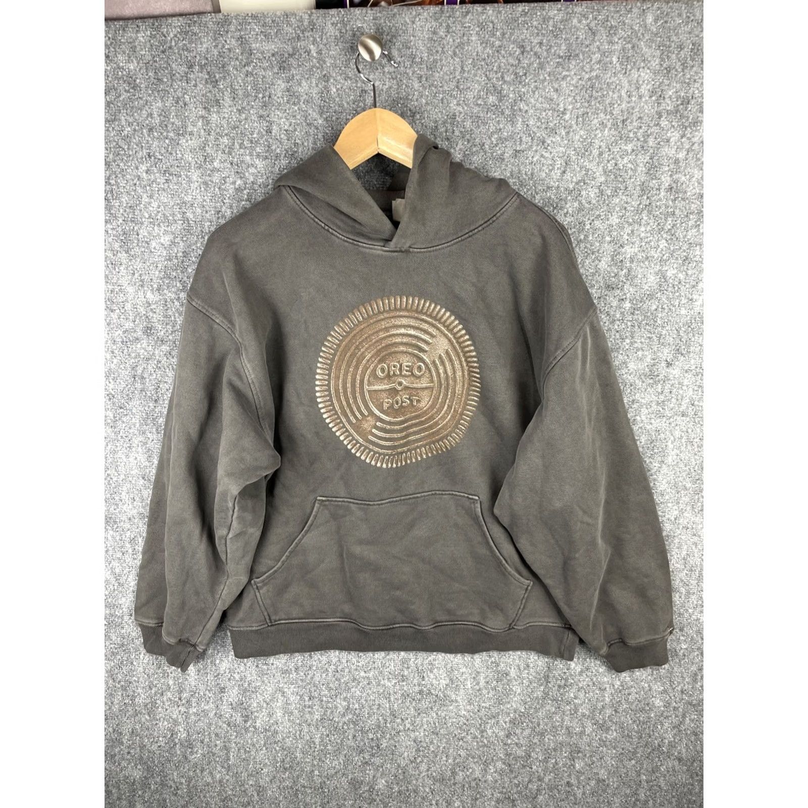 CO Post Malone Oreo Hoodie Mens Large Gray Posty Co Cookie Sweatshirt Pullover Size US L / EU 52-54 / 3 - 2 Thumbnail