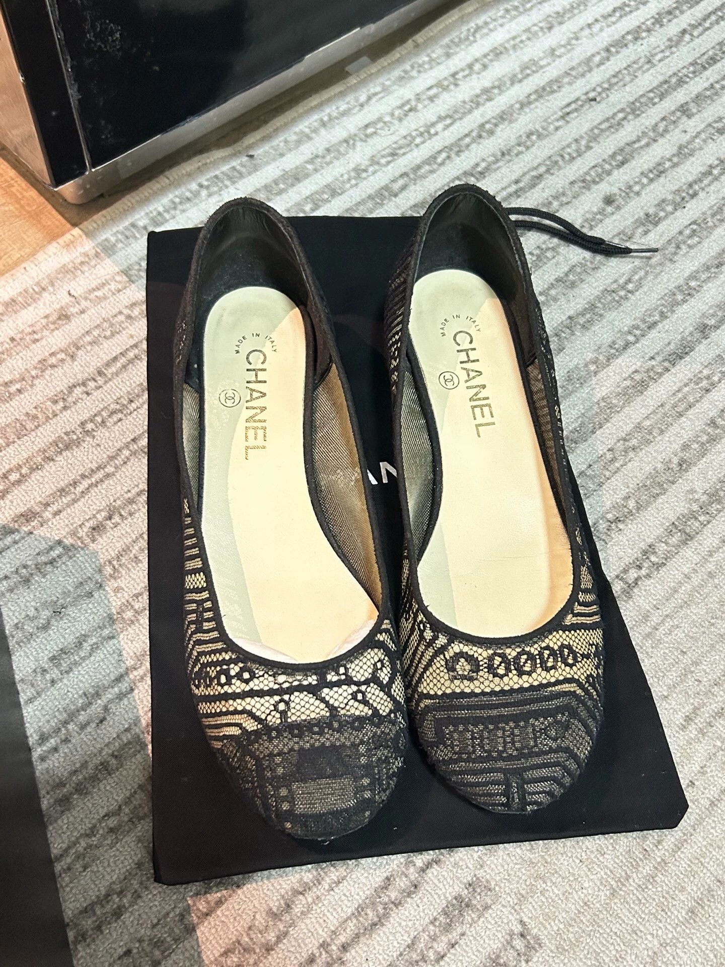Chanel Chanel round-toe black cutout flat shoes size 39 Size US 8.5 / IT 38.5 - 4 Thumbnail