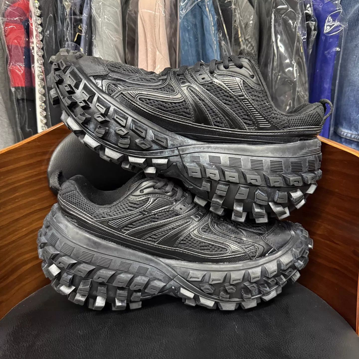 Balenciaga Balenciaga Bouncer Black Distressed 41 Worn Once Size US 8 / EU 41 - 7 Thumbnail