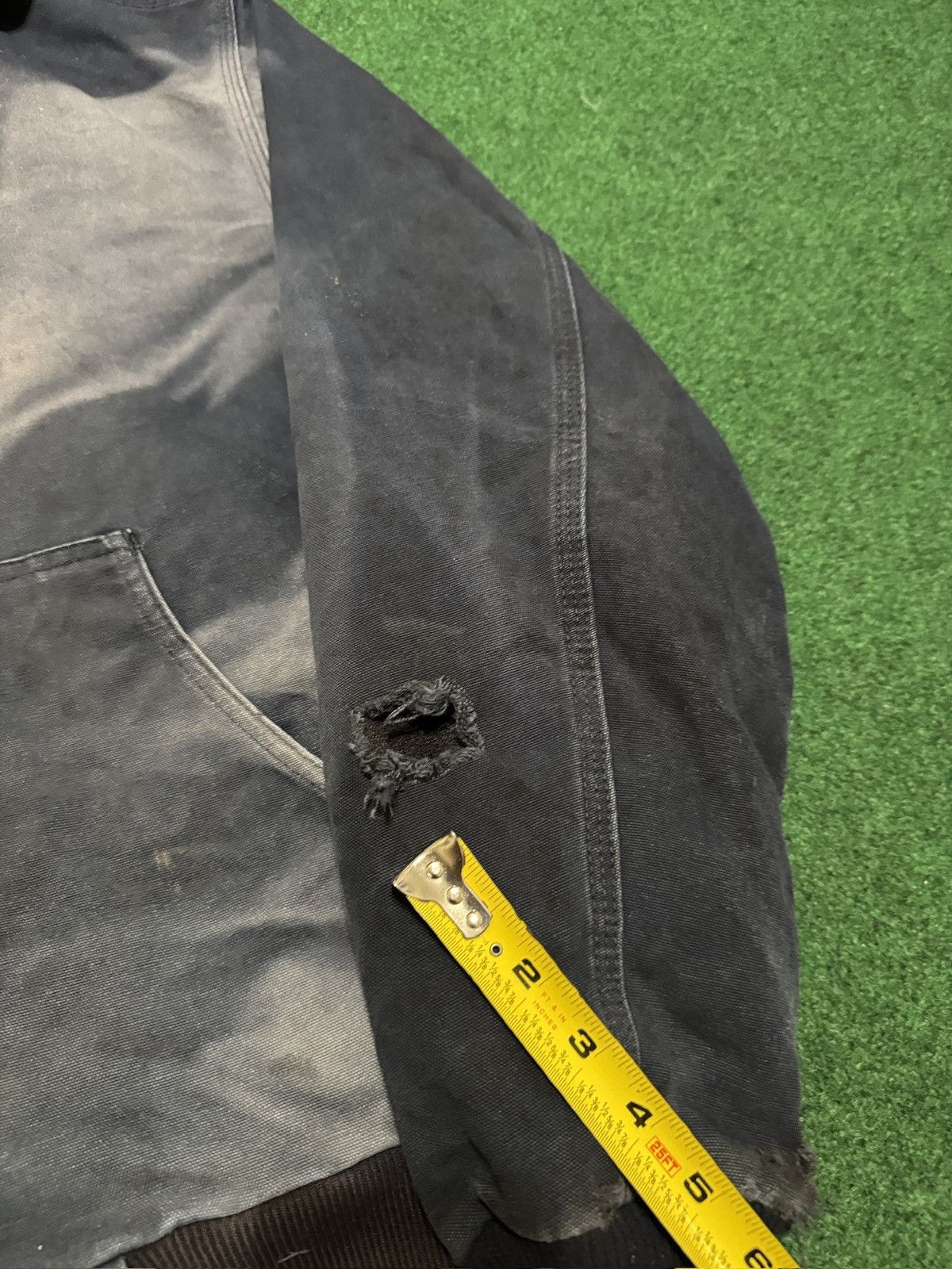 Carhartt Vtg 90s Carhartt J130 Distressed Faded Grunge Unique Jacket Size US L / EU 52-54 / 3 - 8 Thumbnail