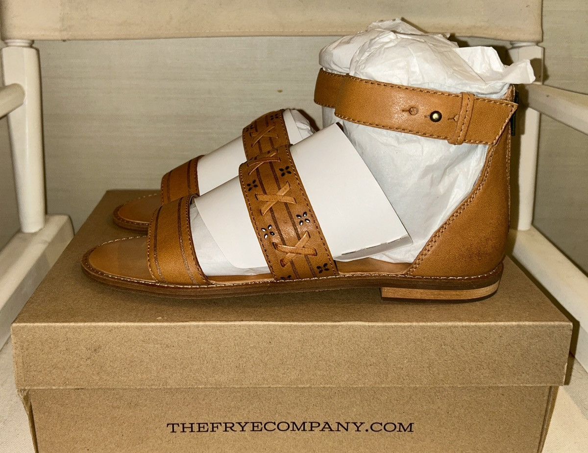 Frye Frye & Co “Evie” Leather Whipstitch Sandal Size 9 Size US 9 / IT 39 - 1 Thumbnail
