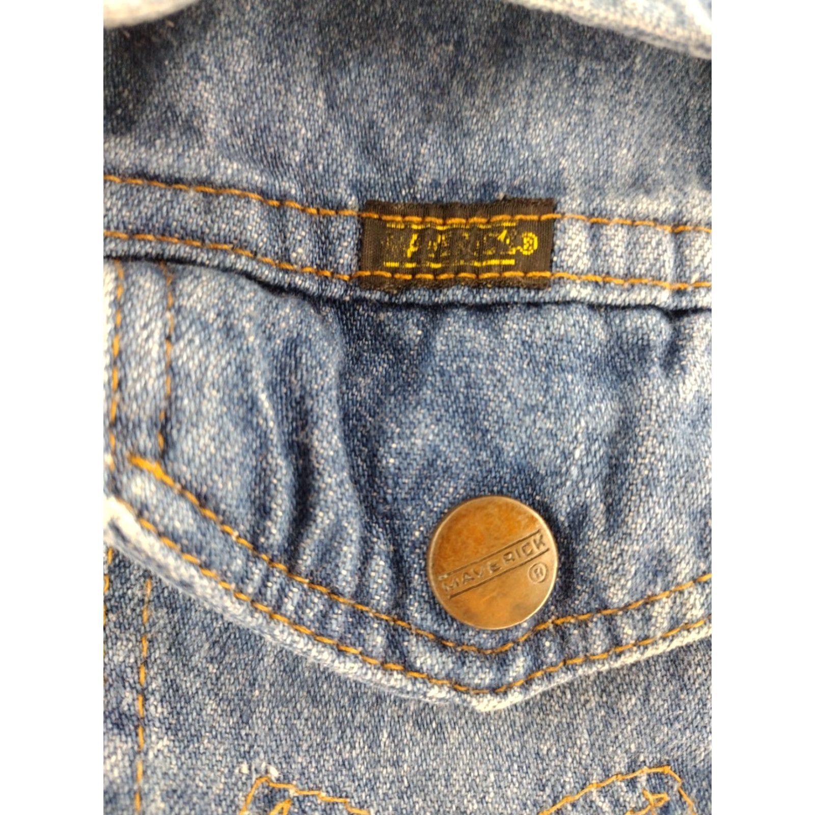 Denime VINTAGE Maverick Shirt Women M 70s Denim Western Button-Up Long Sleeve Blue - Casual Western Theme Mens/Womens (Women) Size M / US 6-8 / IT 42-44 - 3 Thumbnail