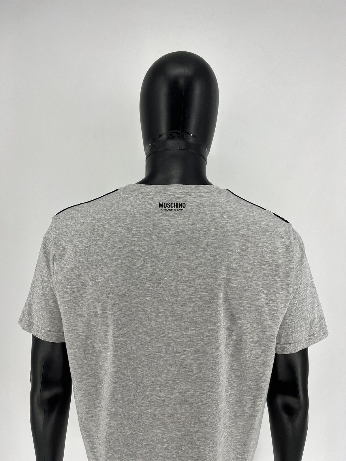 Moschino Vintage Y2K Moschino Blank Tee Shirt Mini logo luxury SizeXL Size US XL / EU 56 / 4 - 8 Thumbnail