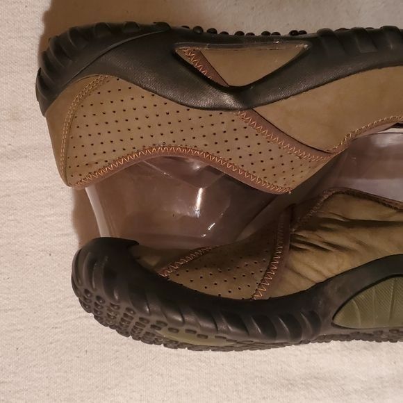 Vintage Private by Clark's Non-Slip Soles Suede Uppers Sz. 7.5 Loafe Size US 7.5 / IT 37.5 - 4 Thumbnail