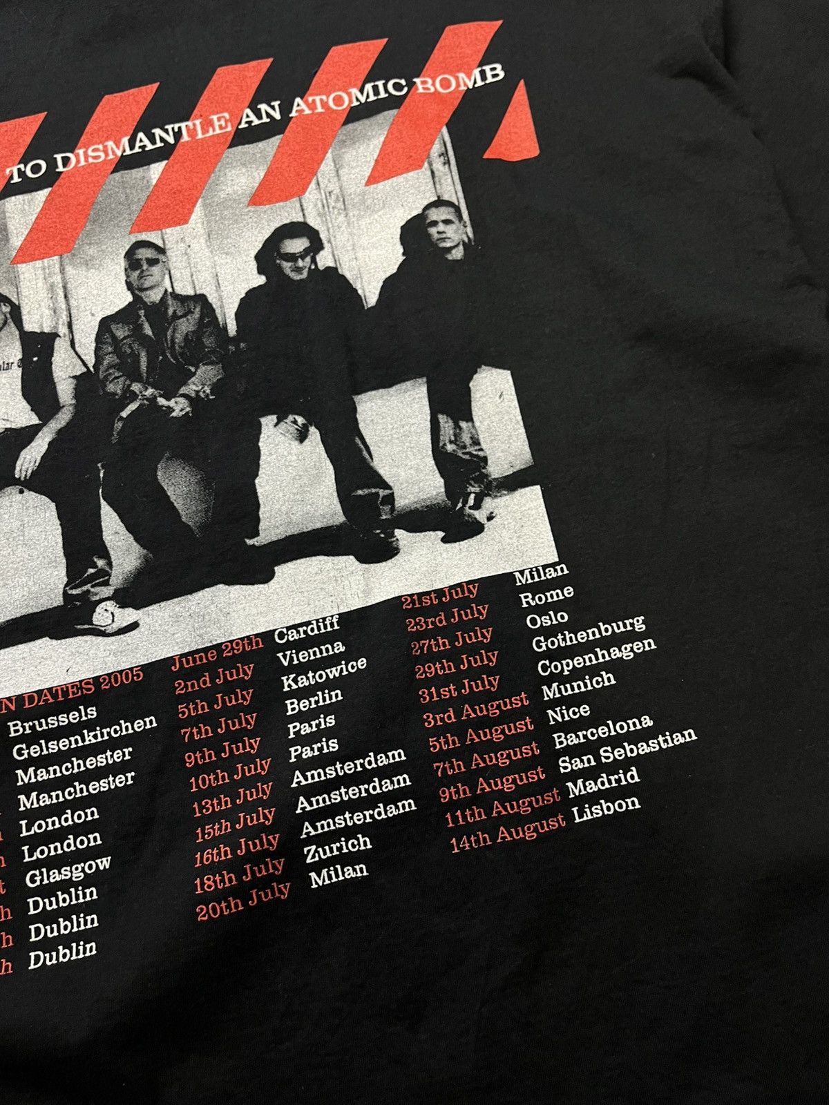 Band Tees Vintage 2005 U2 How To Dismantle An Atomic Bomb Faded Tee Size US XL / EU 56 / 4 - 16 Thumbnail