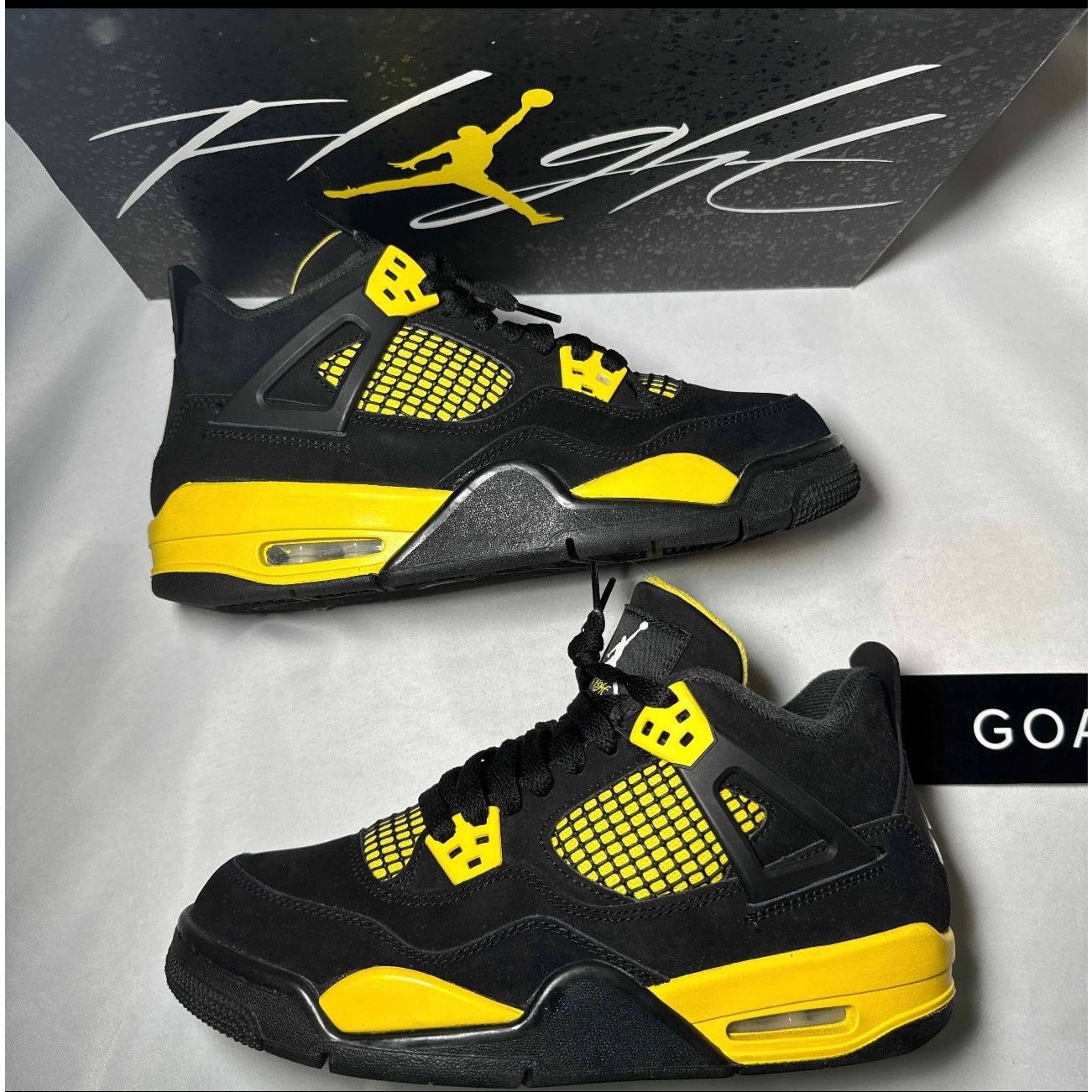 Jordan Brand × Nike Size 6.5 Nike Air Jordan 4 Retro GS Thunder 2023 Men's Shoes Size US 6.5 / EU 39-40 - 2 Thumbnail