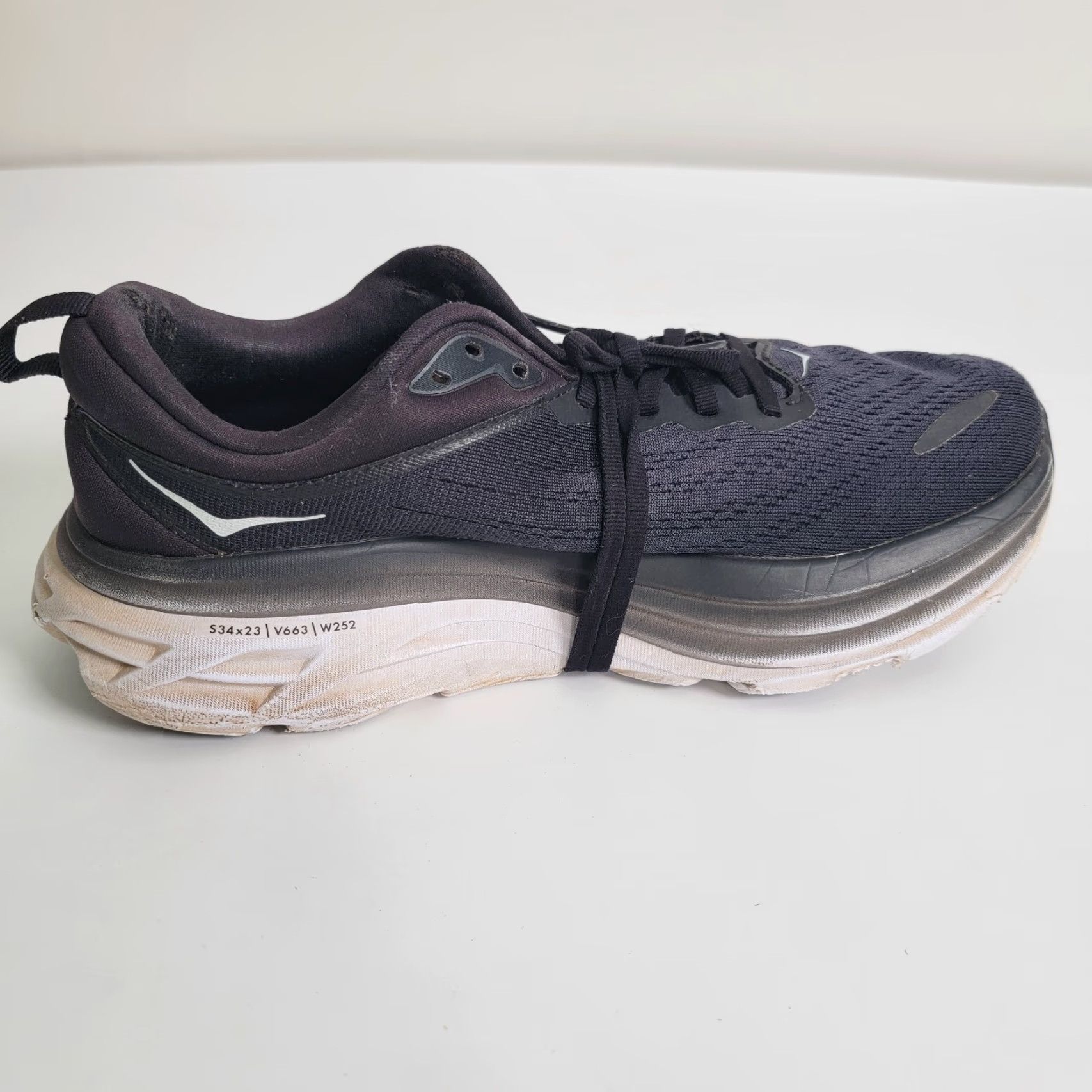 Vintage Hoka One One Bondi 8 Men Running Sneakers Black White US9.5/UK8 EU42 Size 9.5 Black White Mens Shoes Bondi 8 Size US 8 / EU 41 - 5 Thumbnail