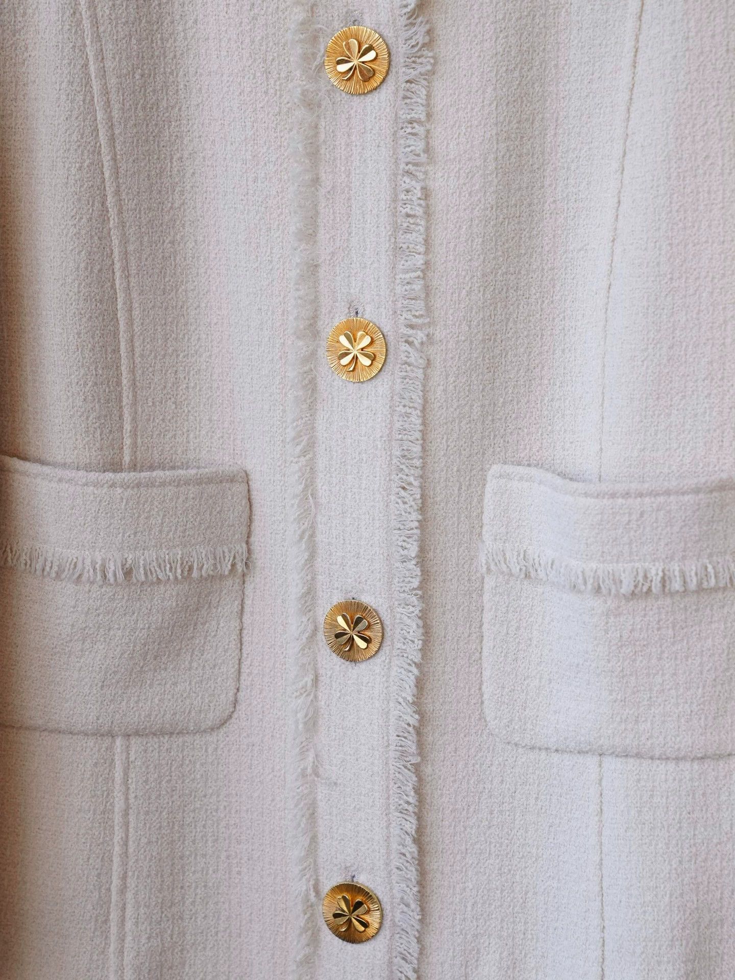 Chanel Chanel 1986 Runway Clover Gold Button Wool Tweed Suit Skirt Set Fr40 Size M / US 6-8 / IT 42-44 - 4 Thumbnail
