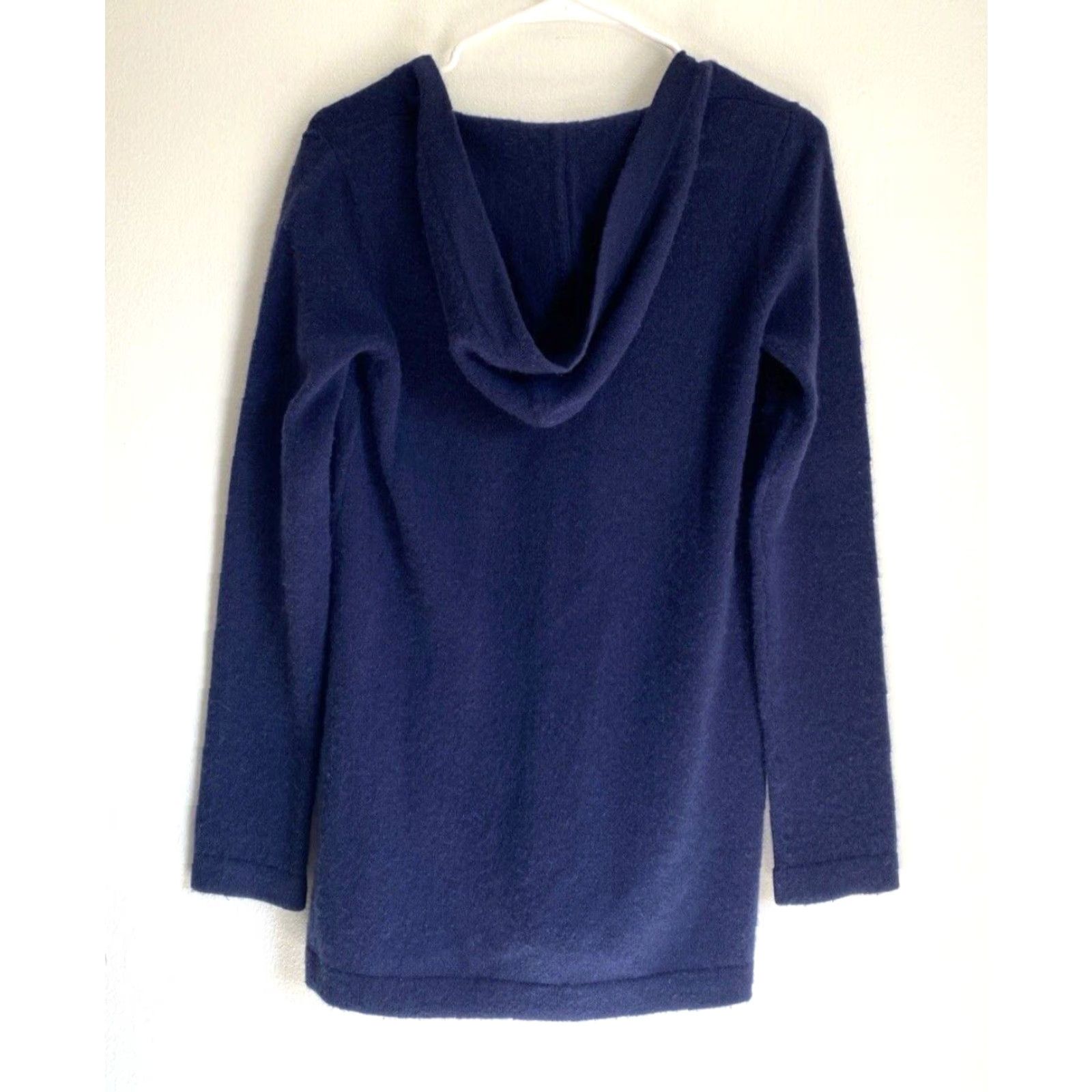 Lilly Pulitzer VINTAGE Lilly Pulitzer Women's Cashmere Hooded Pullover Sweater Navy S Size S / US 4 / IT 40 - 2 Thumbnail