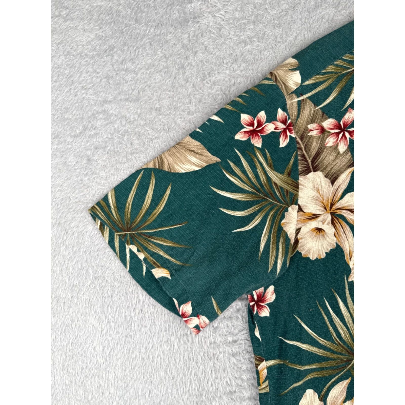 Vintage VINTAGE Bishop St. Shirt Men Large Green Beige Floral Plumeria Cotton Hawaiian Shirt Size US L / EU 52-54 / 3 - 3 Thumbnail