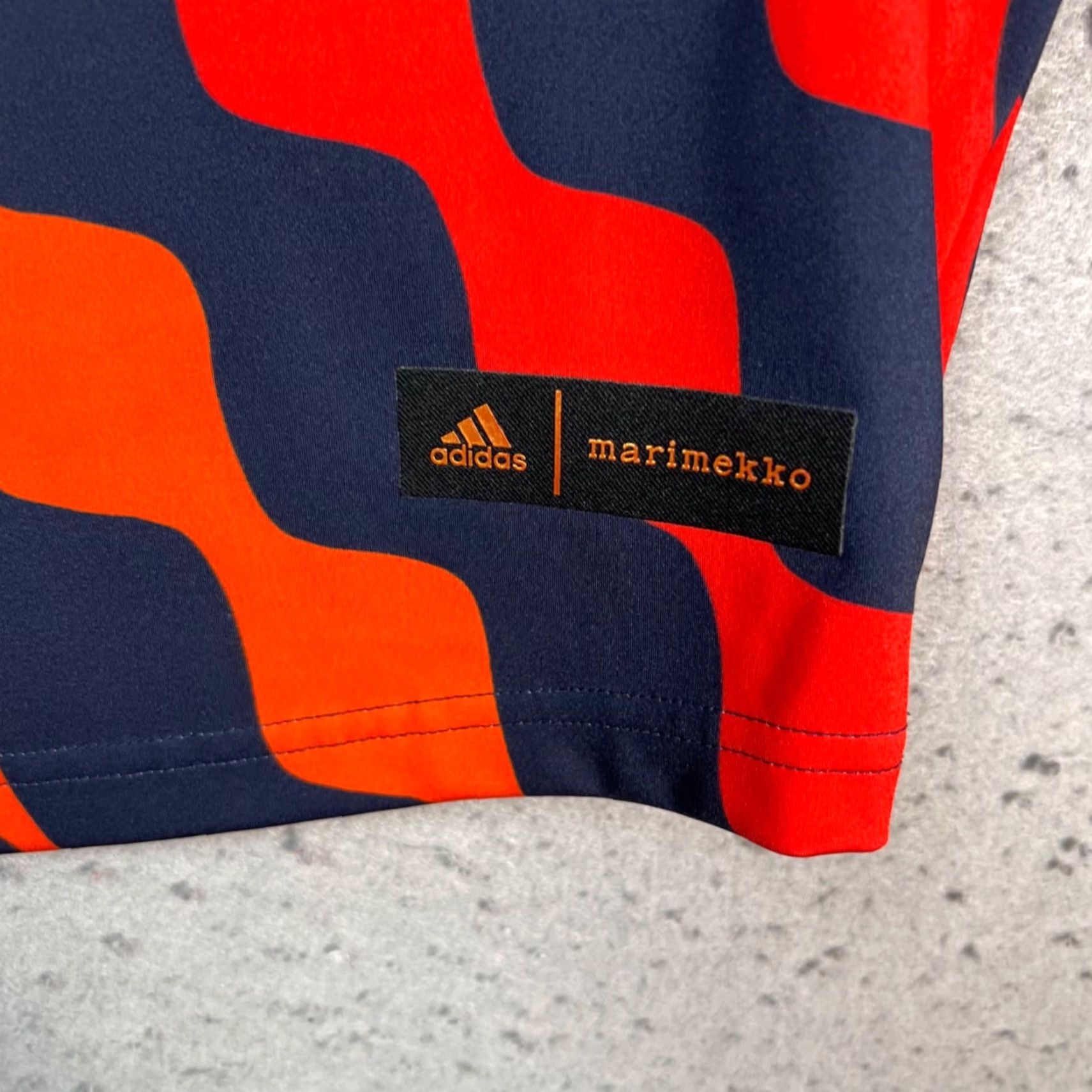 Adidas Adidas x Marimekko Womens Small Crop Top Tank Red Navy Wavy Pattern Athletic Shirt Cropped Summer Activewear Womens XS/S? Size S / US 4 / IT 40 - 7 Thumbnail