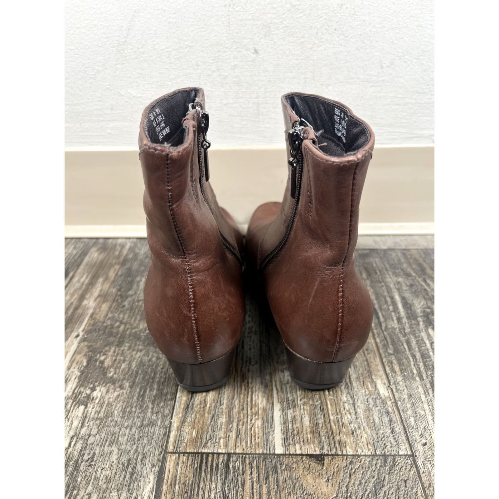Clarks Clark’s Flora Brown Leather Zip Ankle Boots Women’s Size 7 Boots Size US 7 / IT 37 - 3 Thumbnail