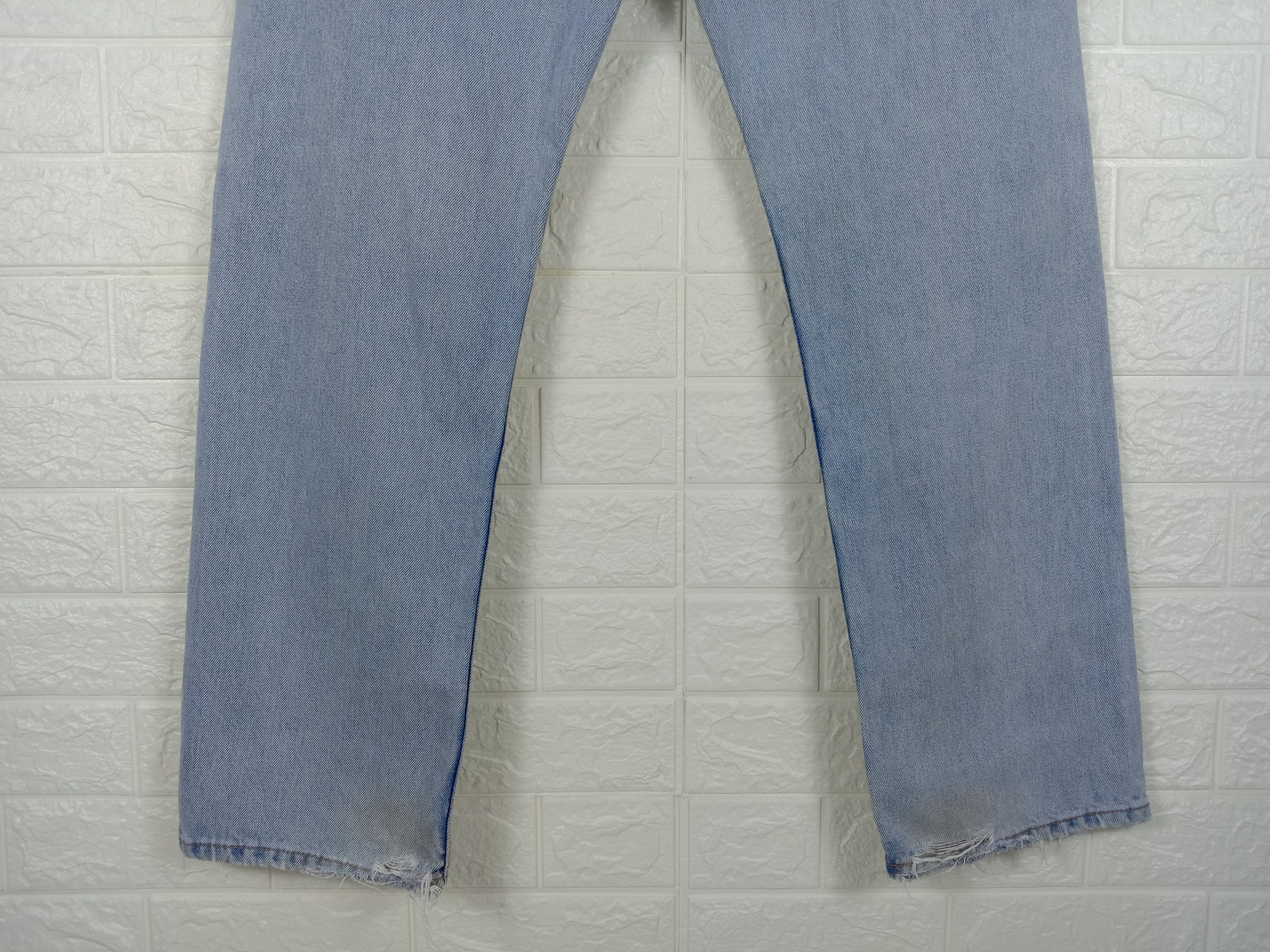 Levi's Vintage Levi's 505 Jeans Light Wash Distressed Denim Size US 32 / EU 48 - 8 Thumbnail