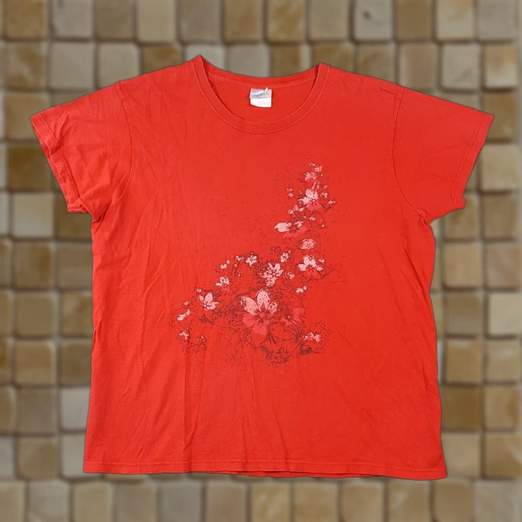 Gildan VINTAGE Gildan 90s Red Flower Nature Short Sleeve T-Shirt Women's Large Retro Classic Size L / US 10 / IT 46 - 1 Thumbnail