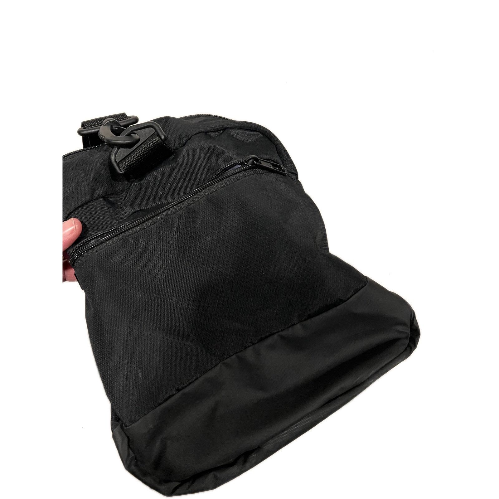 Adidas Adidas Defender Medium 20"x12"x10" Black White Duffel Bag Size ONE SIZE - 5 Thumbnail