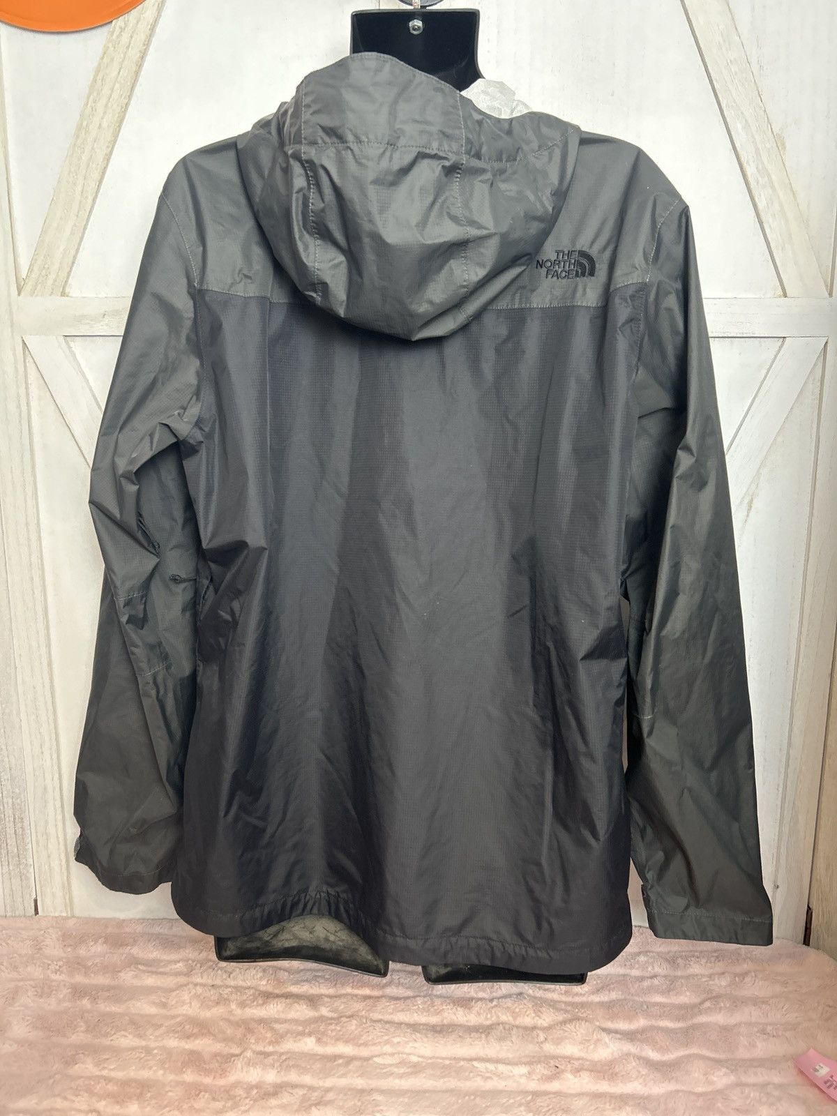 The North Face The North Face Men’s Black Hooded Windbreaker Jacket – Size US L / EU 52-54 / 3 - 3 Thumbnail