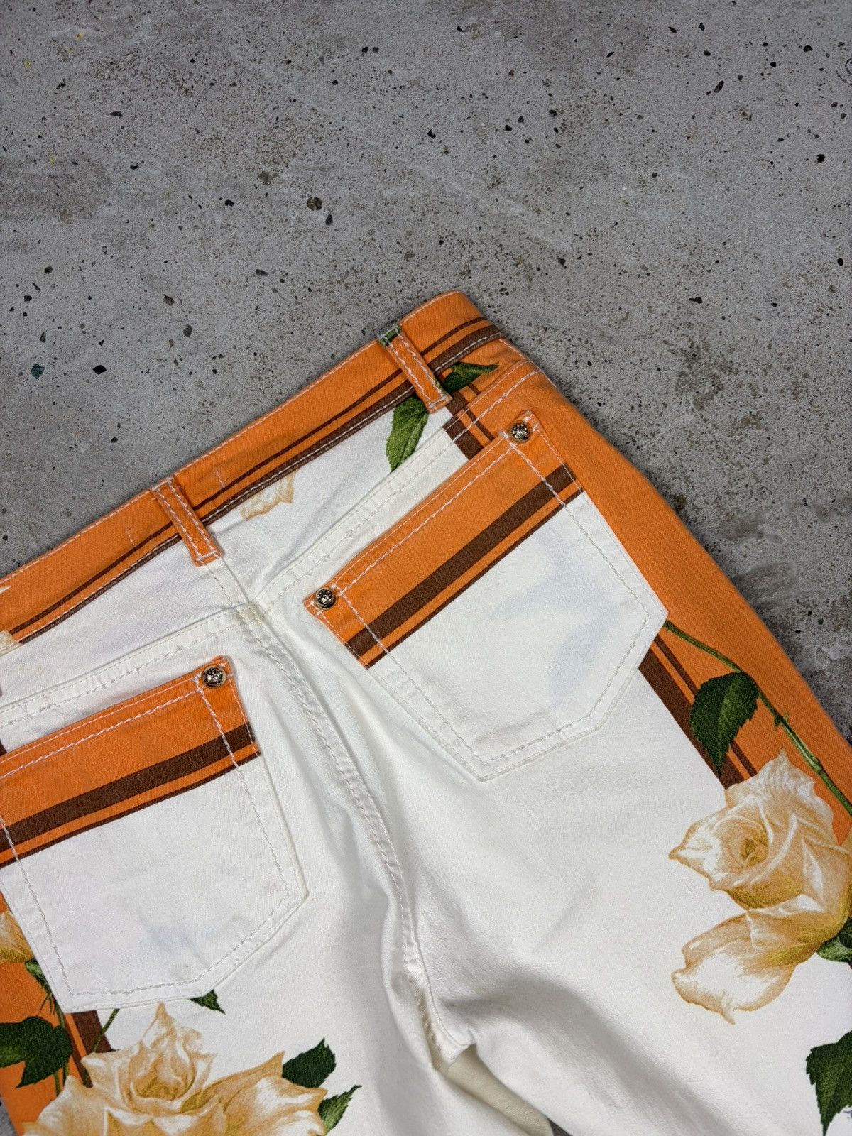 Roberto Cavalli Roberto Cavalli 2005 Floral Rose Print Jeans Denim Pants Size 28" / US 6 / IT 42 - 22 Thumbnail