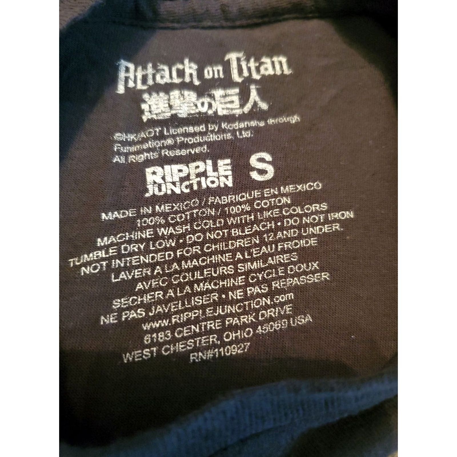 Ripple Junction Attack On Titan T-shirt Small Mens Gray 4 Shields Ripple Junction Anime Tee Size US S / EU 44-46 / 1 - 2 Thumbnail