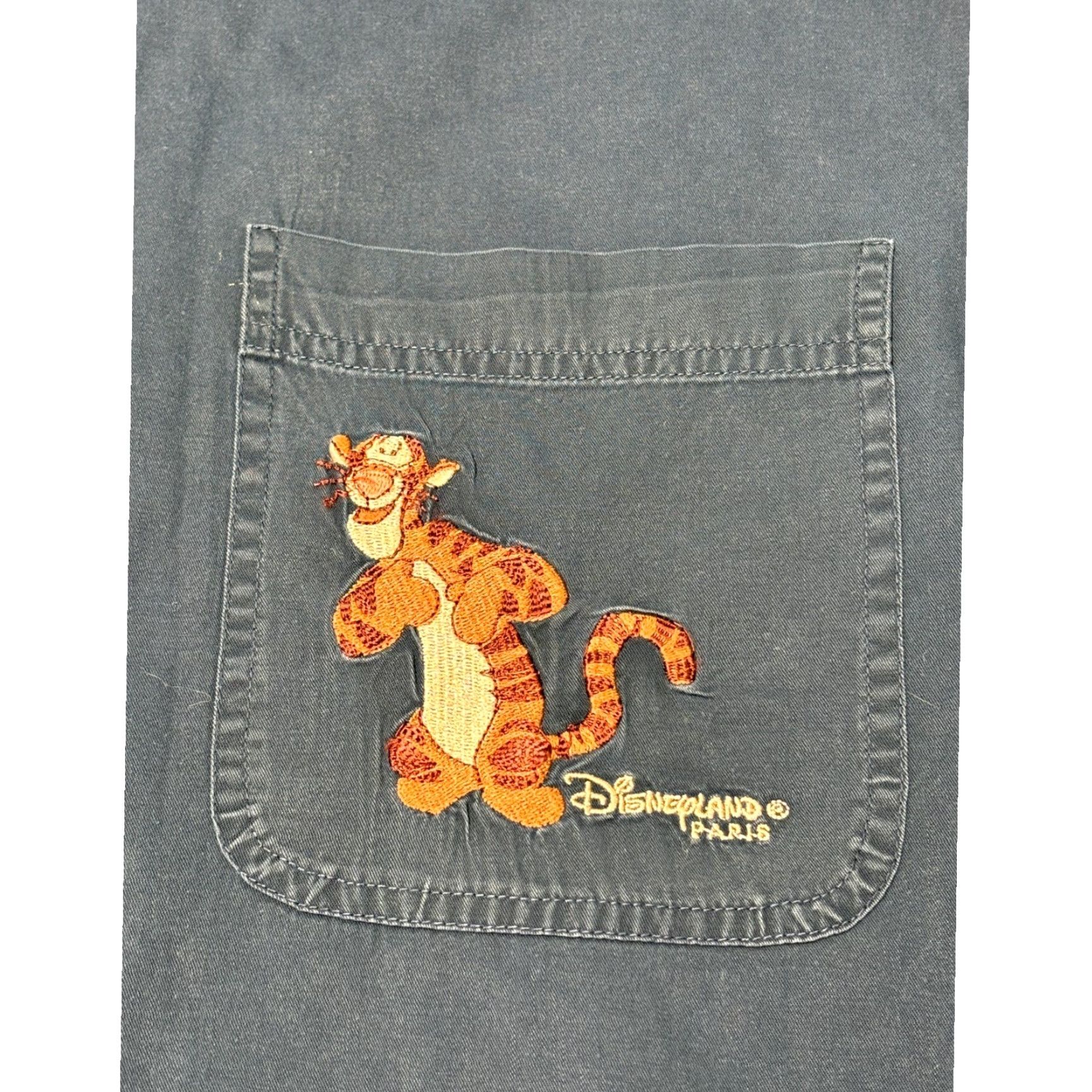 Vintage VINTAGE Disneyland Paris Button-Up Shirt Mens L Cotton Blue Embroidered Tigger Winnie the Pooh Button-Down Long Sleeve Size US L / EU 52-54 / 3 - 2 Thumbnail
