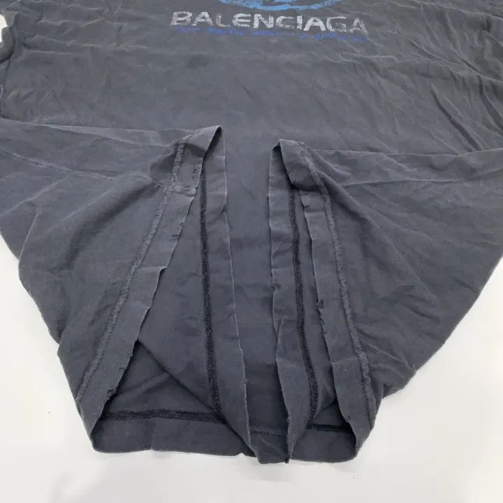 Balenciaga Balenciaga FW23 Distressed Logo Print T-Shirt 0079-2507 Size US XS / EU 42 / 0 - 5 Thumbnail