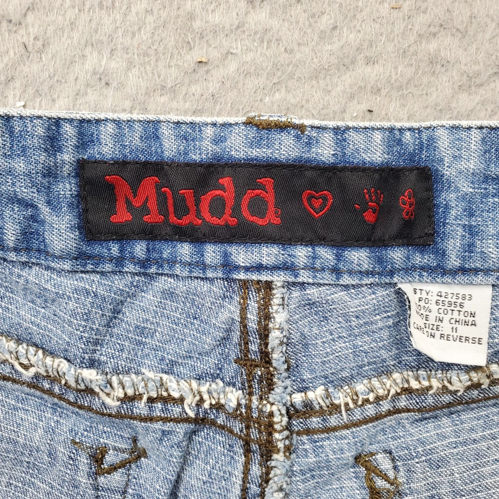 Vintage Mudd Womens 11 Blue Denim Mini Shorts 5-Pocket Design Ankle Slit Medium Wash Jeans Shorts Women’s Size 11 Size 32" / US 10 / IT 46 - 6 Thumbnail