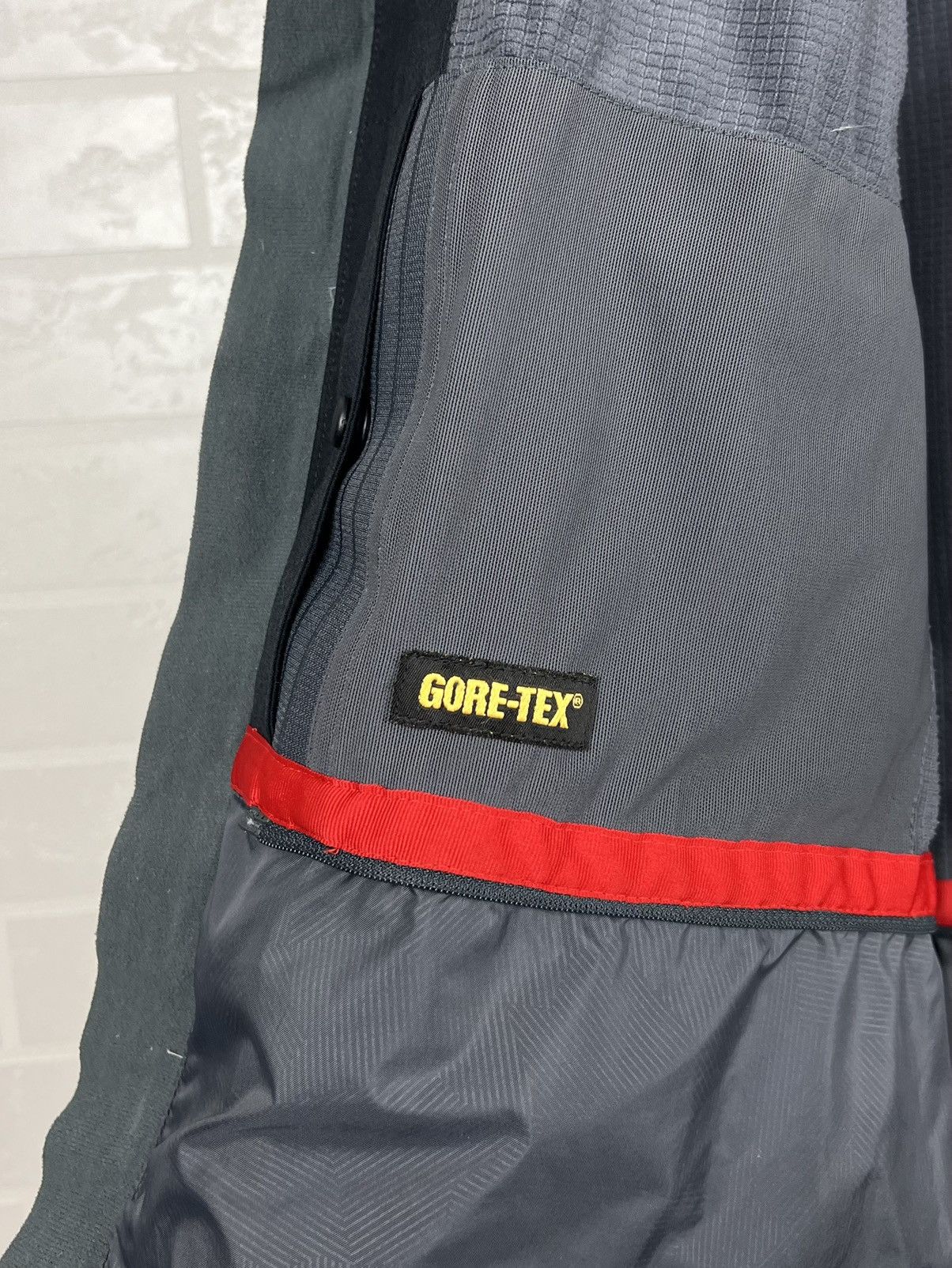 Nike ACG NIKE ACG Jacket Waterproof Gore Tex 2 Logos Vintage Black Size US M / EU 48-50 / 2 - 10 Thumbnail