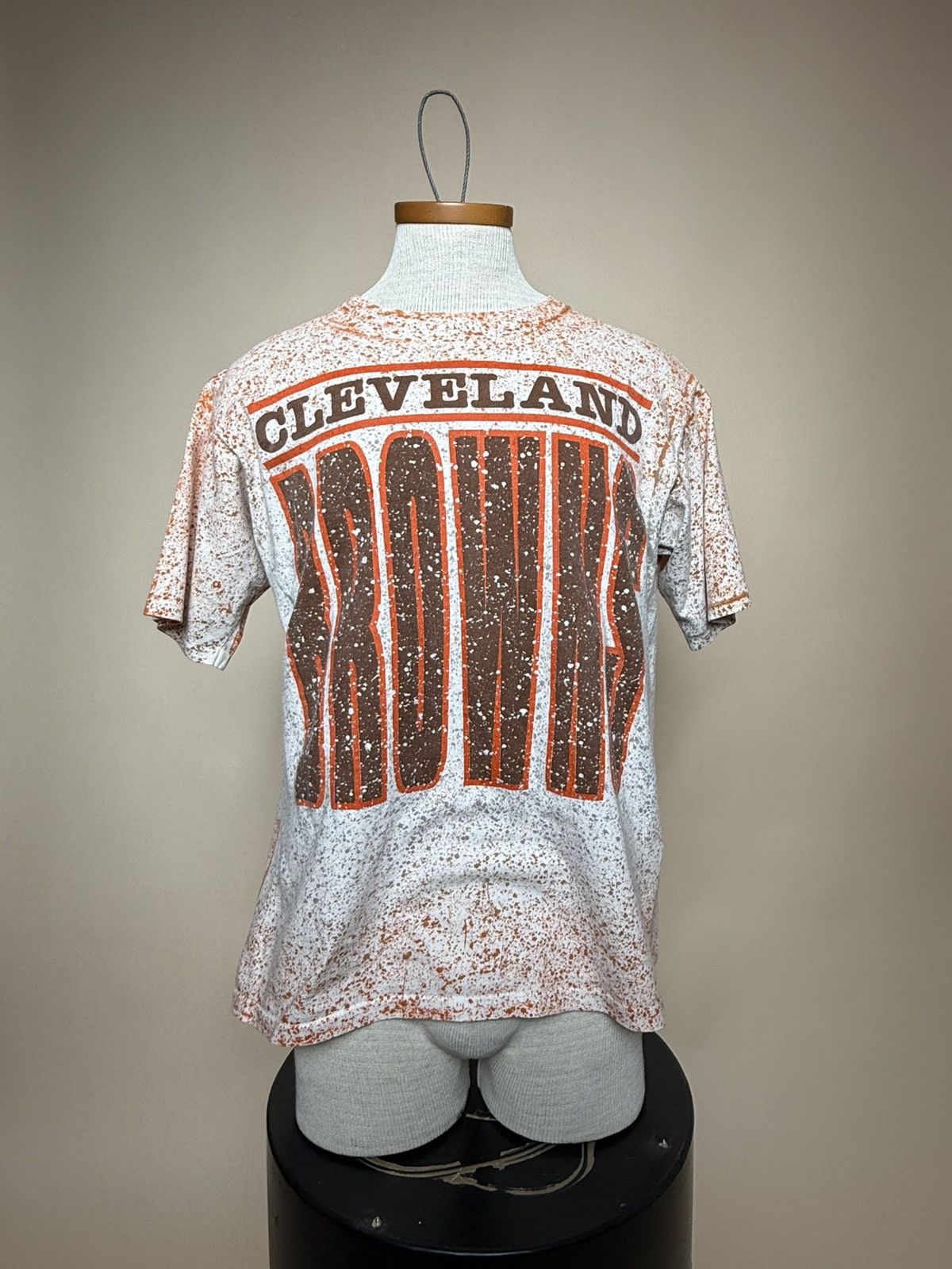 Vintage VINTAGE/RETRO Cleveland Browns dotted men’s tee shirt SZ L Size US L / EU 52-54 / 3 - 1 Thumbnail