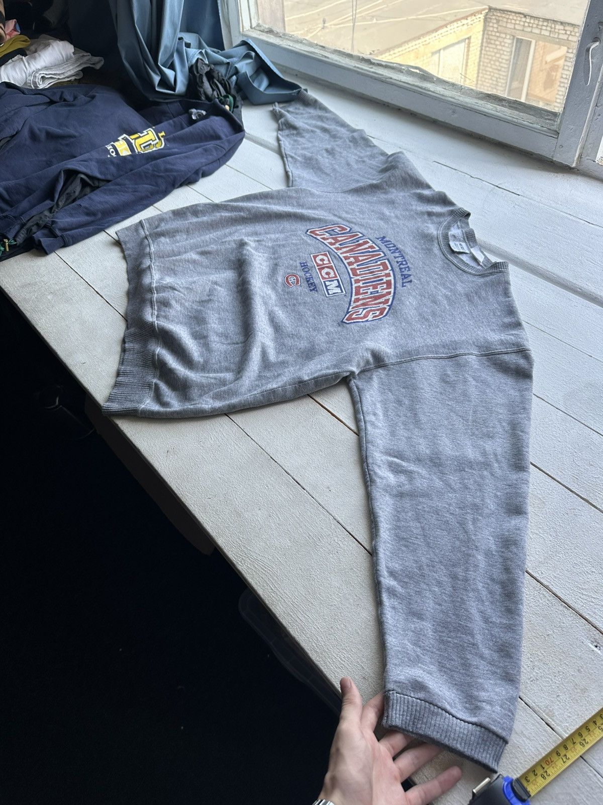 NHL 🚨VNTG 90s Montreal Canadiens Hockey SWEATSHIRT long sleeve Size US L / EU 52-54 / 3 - 2 Thumbnail
