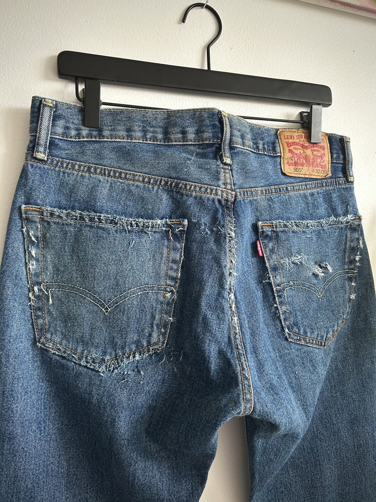 Levi's Y2K Levi’s Distressed 505 Medium Wash Jeans Size US 32 / EU 48 - 3 Thumbnail