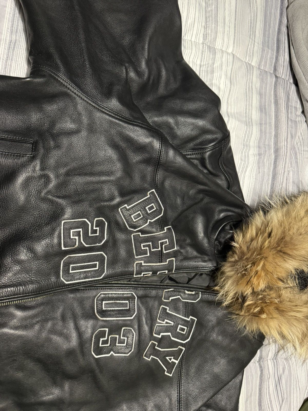 The GV Gallery Raspberry Leather Jacket Fur Hood Size US XXL / EU 58 / 5 - 4 Thumbnail