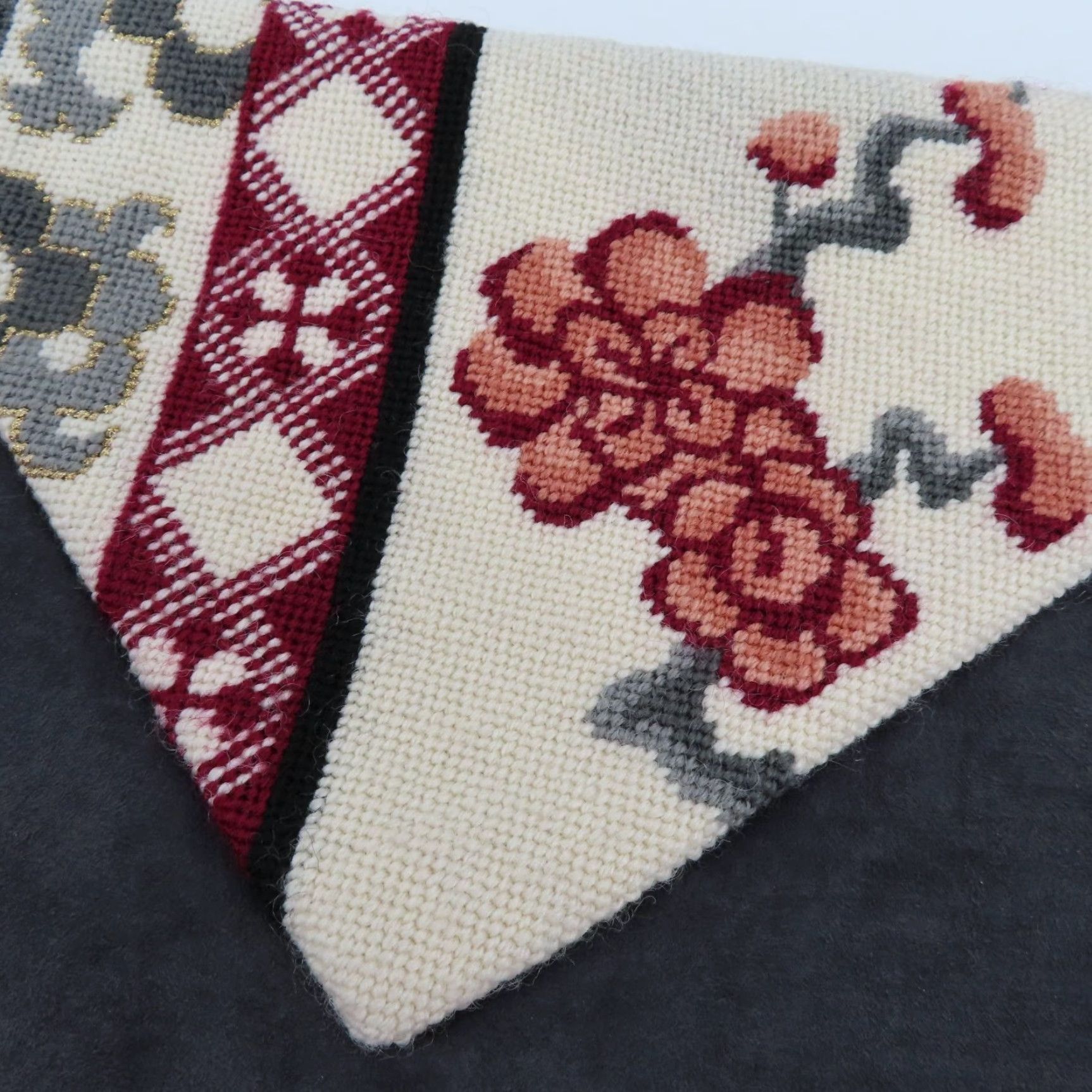 Vintage VINTAGE Moon Bags Patricia Smith Needlepoint Cherry Blossom Flower Crossbody Bag Purse Size ONE SIZE - 4 Thumbnail