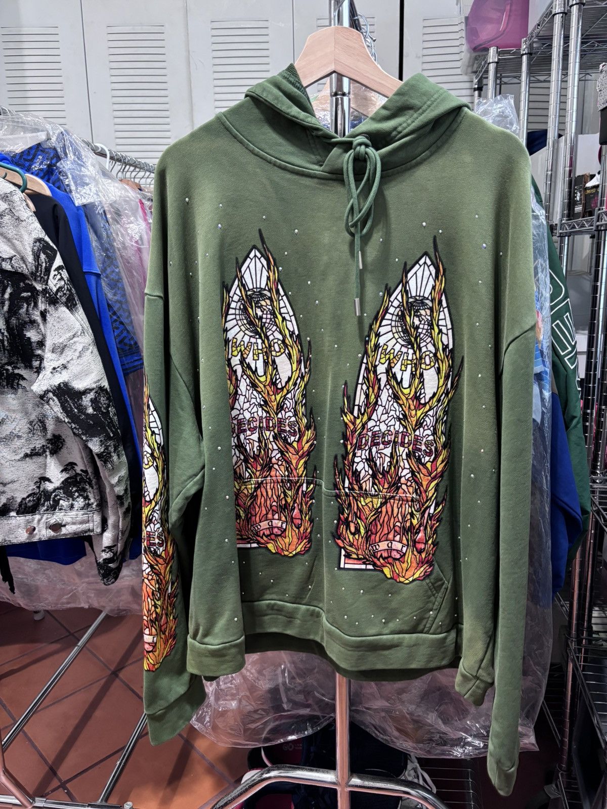 WHO DECIDES WAR FLAME GLASS HOODED SWEATSHIRT