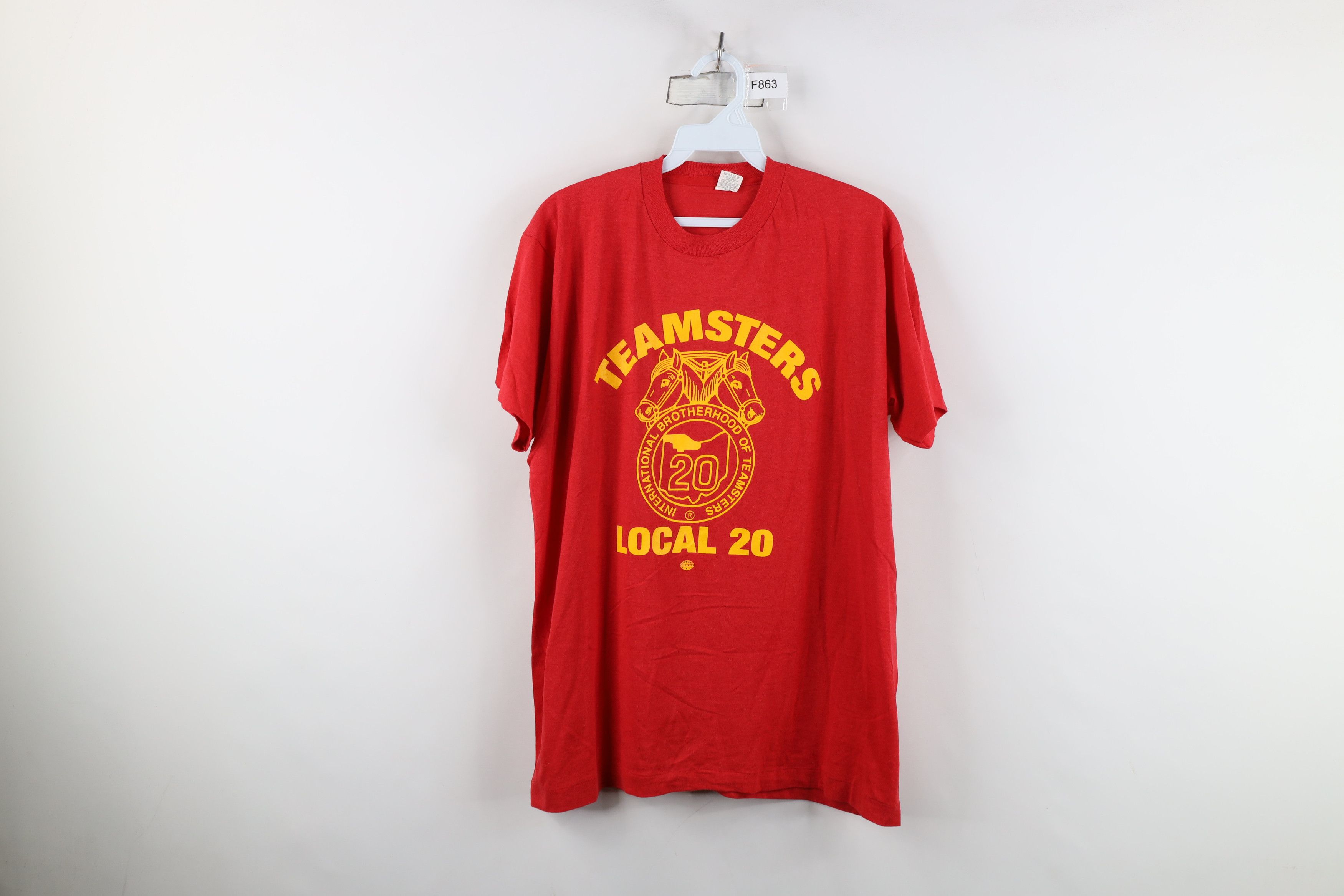 Vintage Vintage 80s Local 20 Union Short Sleeve T-Shirt Red USA Size US XL / EU 56 / 4 - 1 Thumbnail
