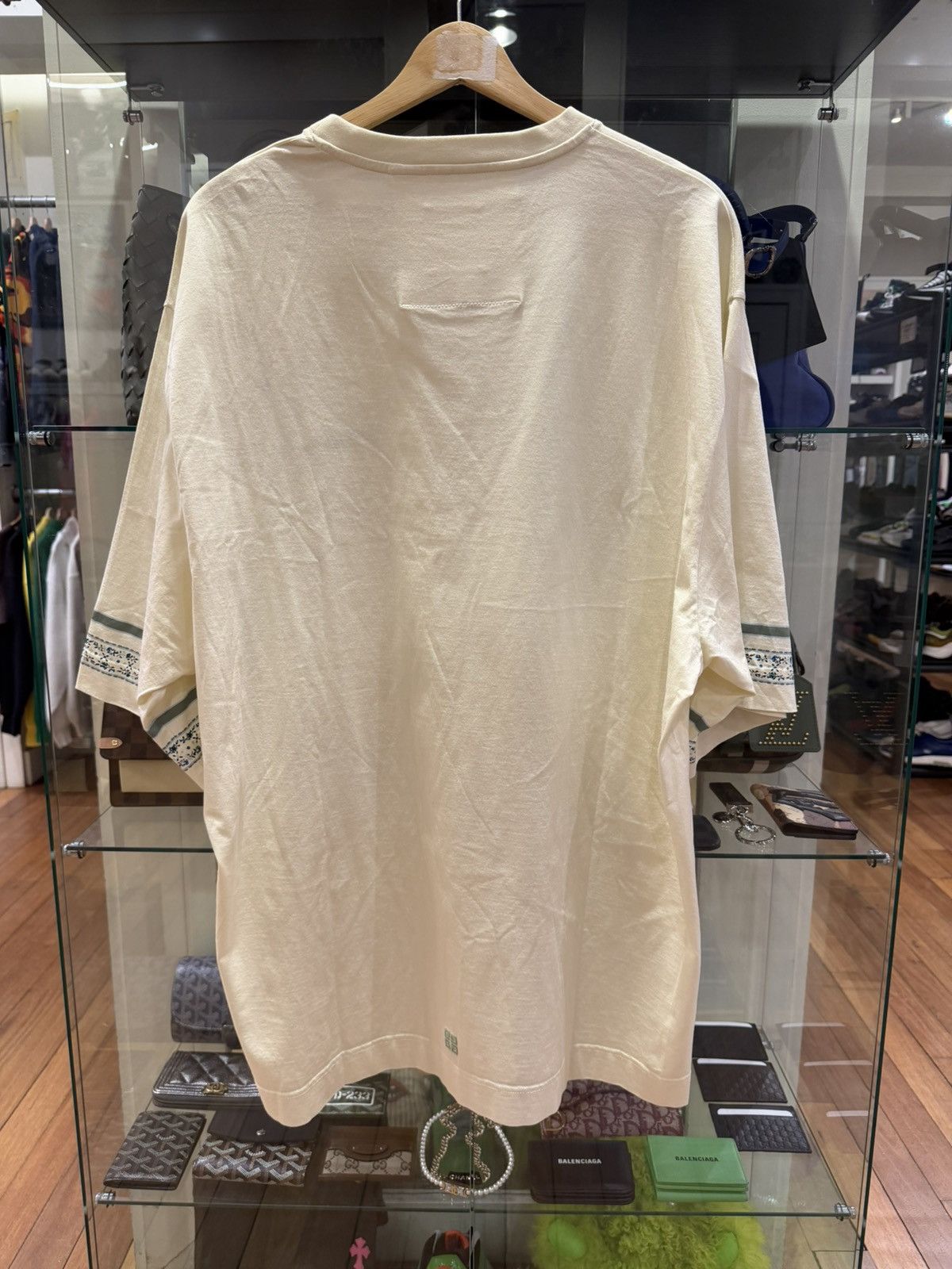 Givenchy Givenchy Flower Sleeve Tee Size US XXL / EU 58 / 5 - 2 Thumbnail