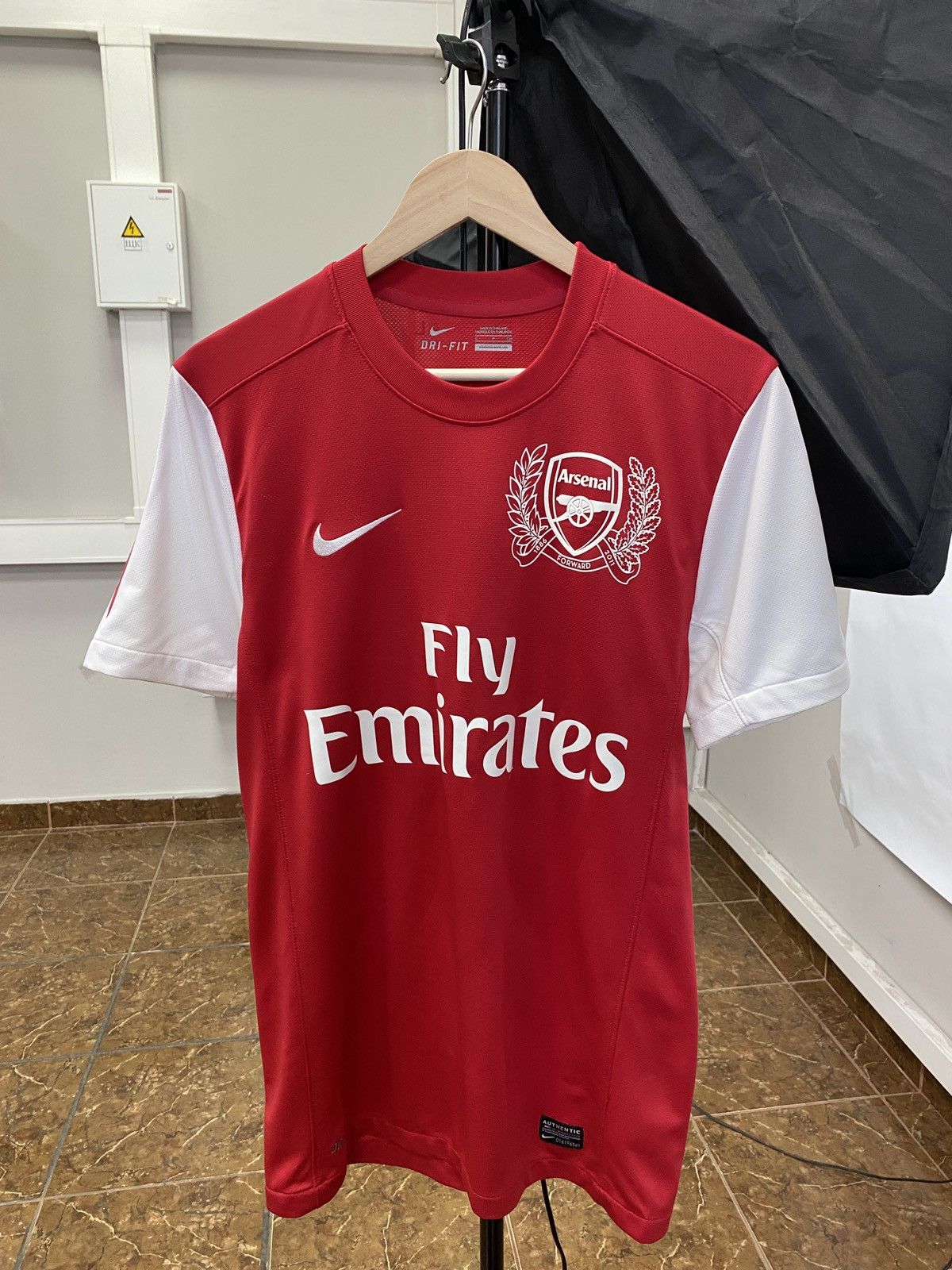 Nike 🏴󠁧󠁢󠁥󠁮󠁧󠁿 Nike Arsenal 2011 Jersey Soccer Football Shirt Rare Retro Size US S / EU 44-46 / 1 - 1 Thumbnail
