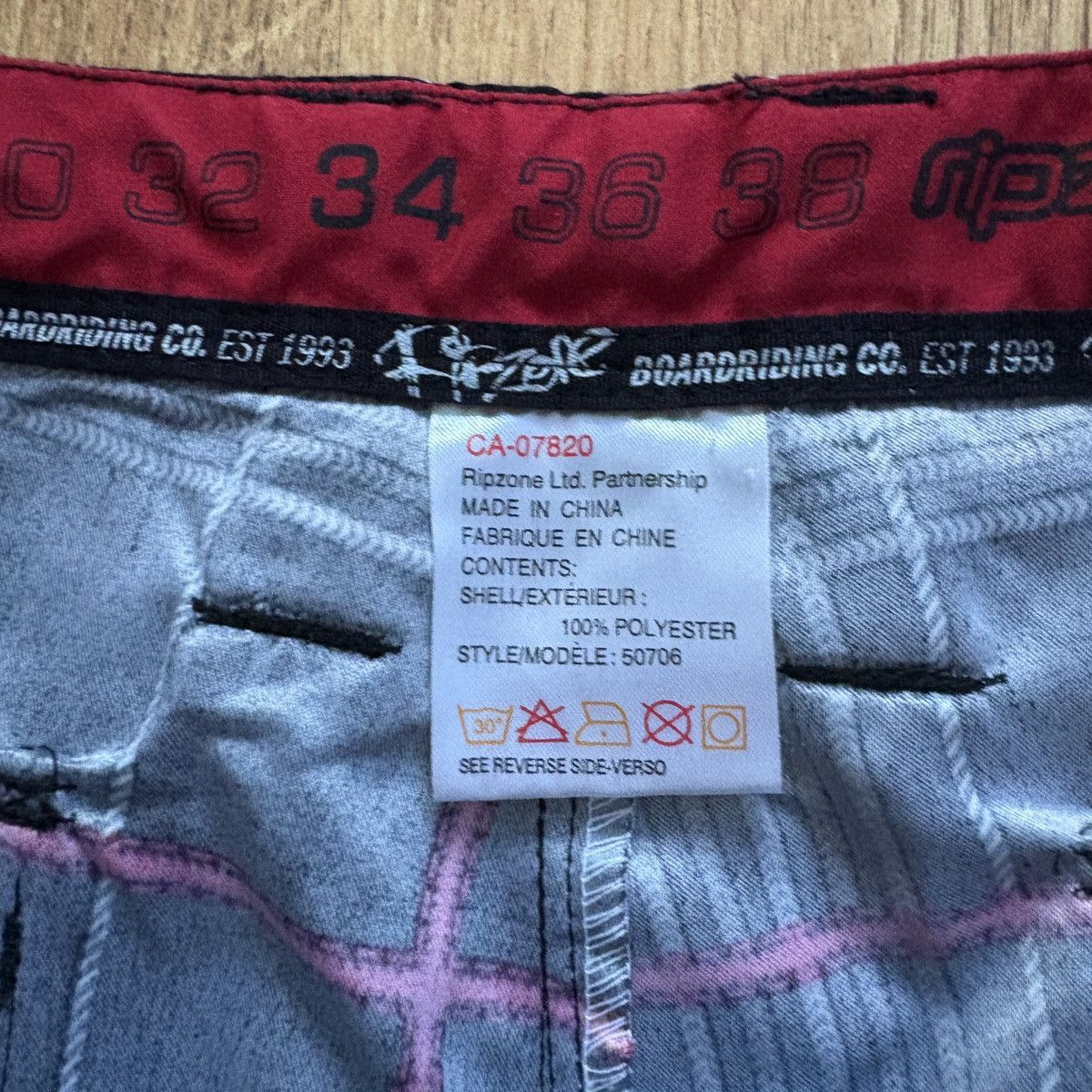 Other Y2K Surf Vintage Ripzone Cargo Short Black and Red Plaid Size US 34 / EU 50 - 5 Thumbnail