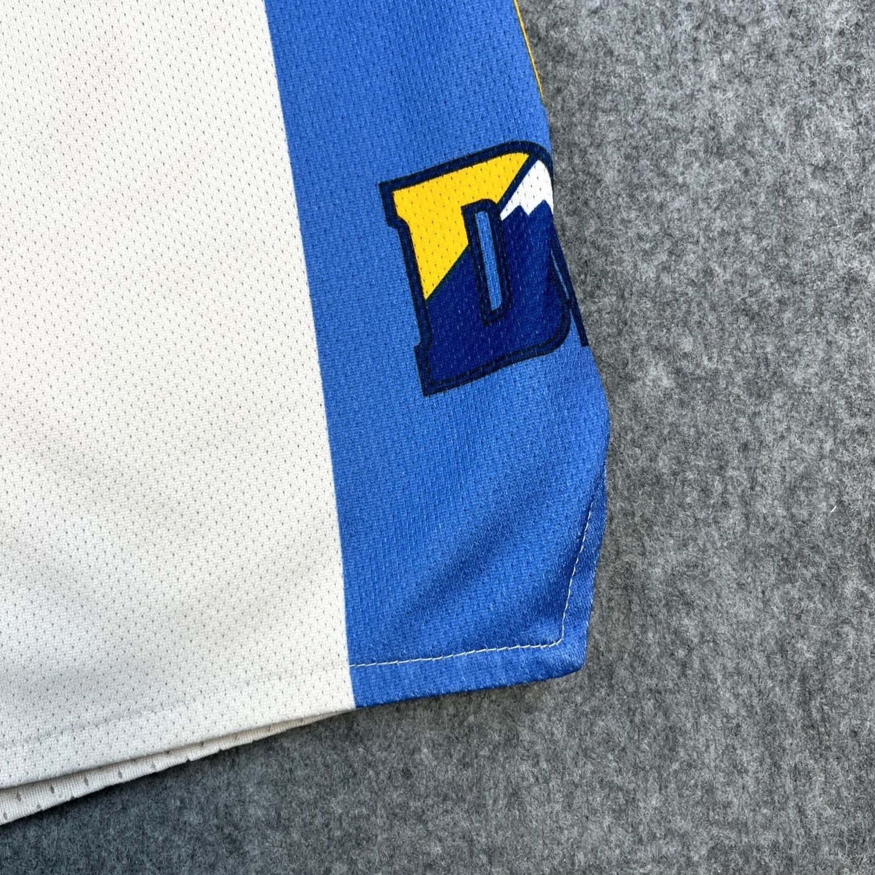 Champion VINTAGE Champion Denver Nuggets Mens Shorts Baggy XL White Basketball NBA Shorts Mens XL White Champion Basketball NBA Size US 36 / EU 52 - 7 Thumbnail